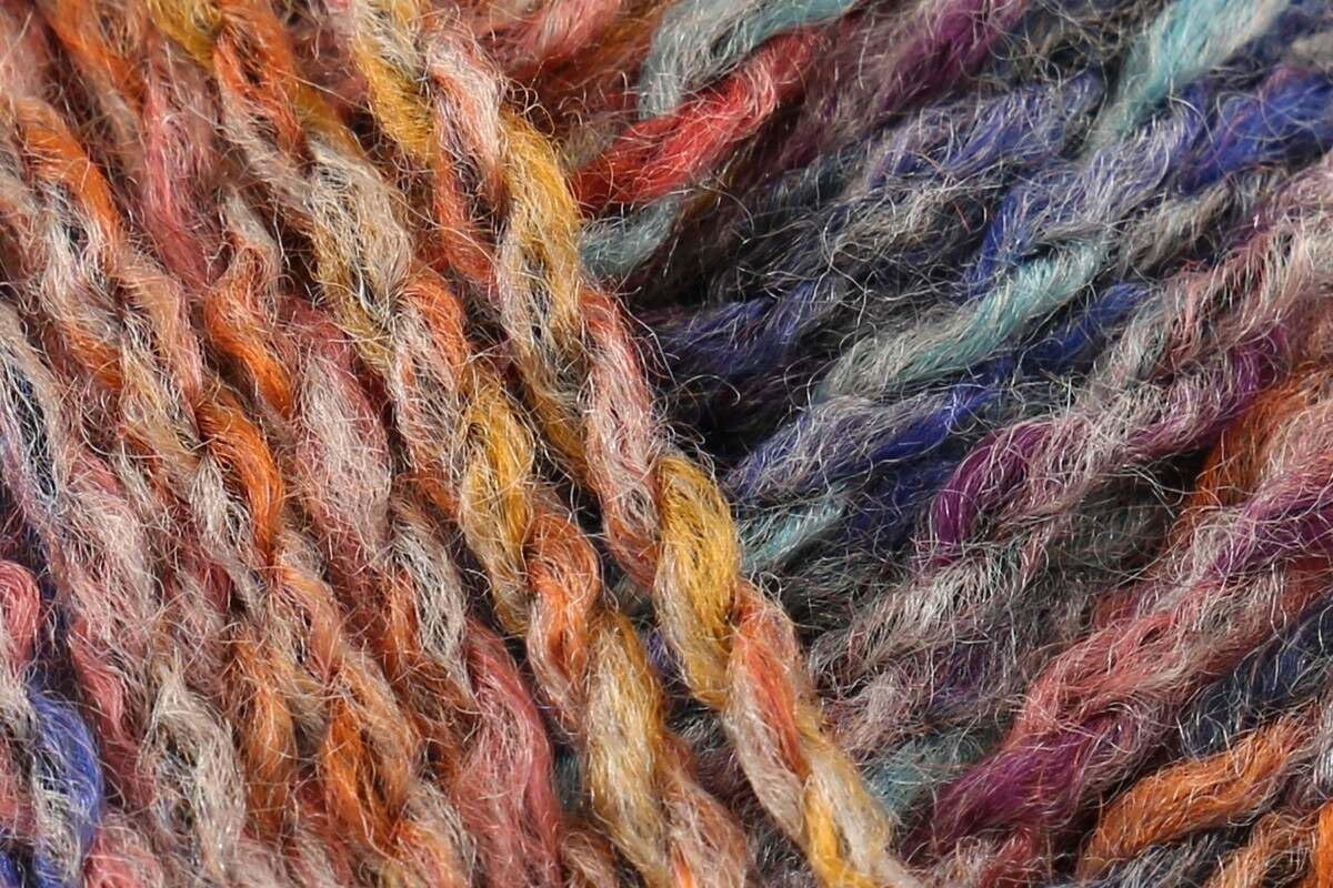James C Brett Marble Chunky Yarn – 200g Ball of Supersoft Acrylic Knitting & Crochet Wool – Create Fast, Cosy Garments with a Beautiful Marbled Effect (Autumn Leaves)