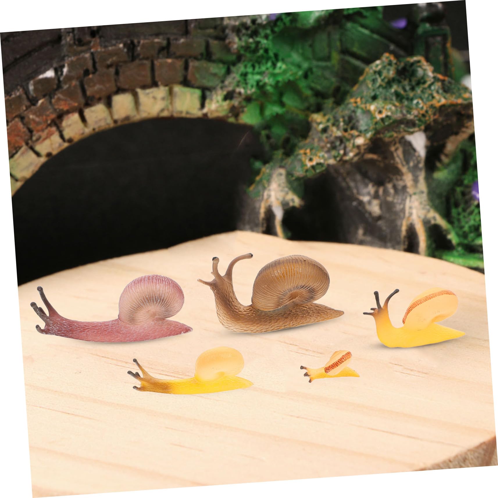 5 Pezzi Figurine Animali Lumaca, Simulation Animal Figure Realistica, Plastico, Decorativa, per Balcone e Giardino, per Bambini