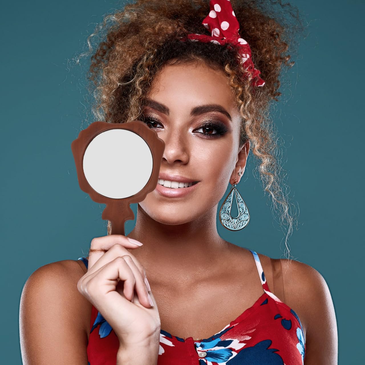 FOMIYES Miroir à main avec poignée en bois massif pour la sophistication, parfait pour les salons de beauté de voyage