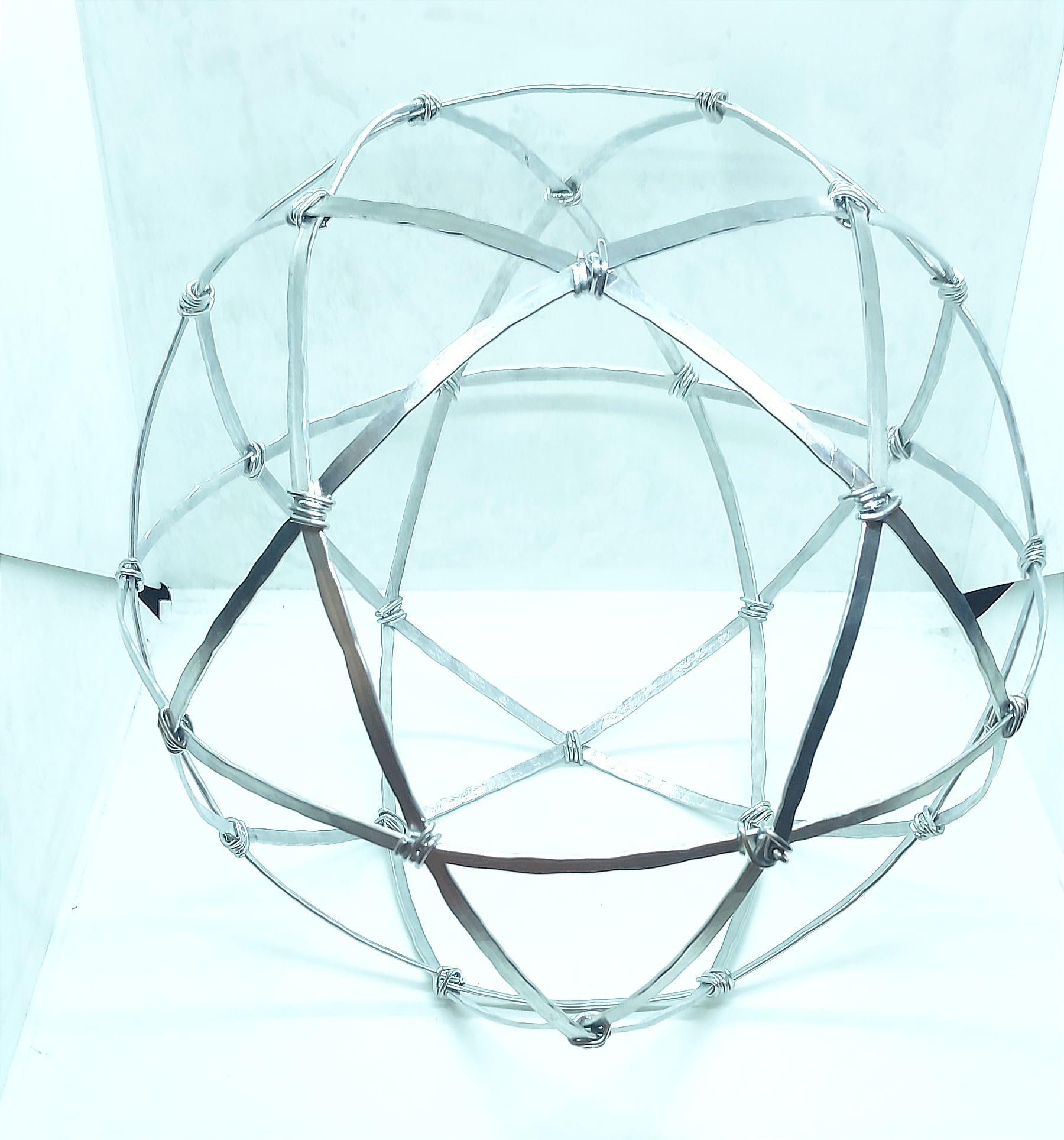 Pentasfera Artigianale 33 cm – Struttura Geometrica Decorativa Fatta a Mano – Design Olistico
