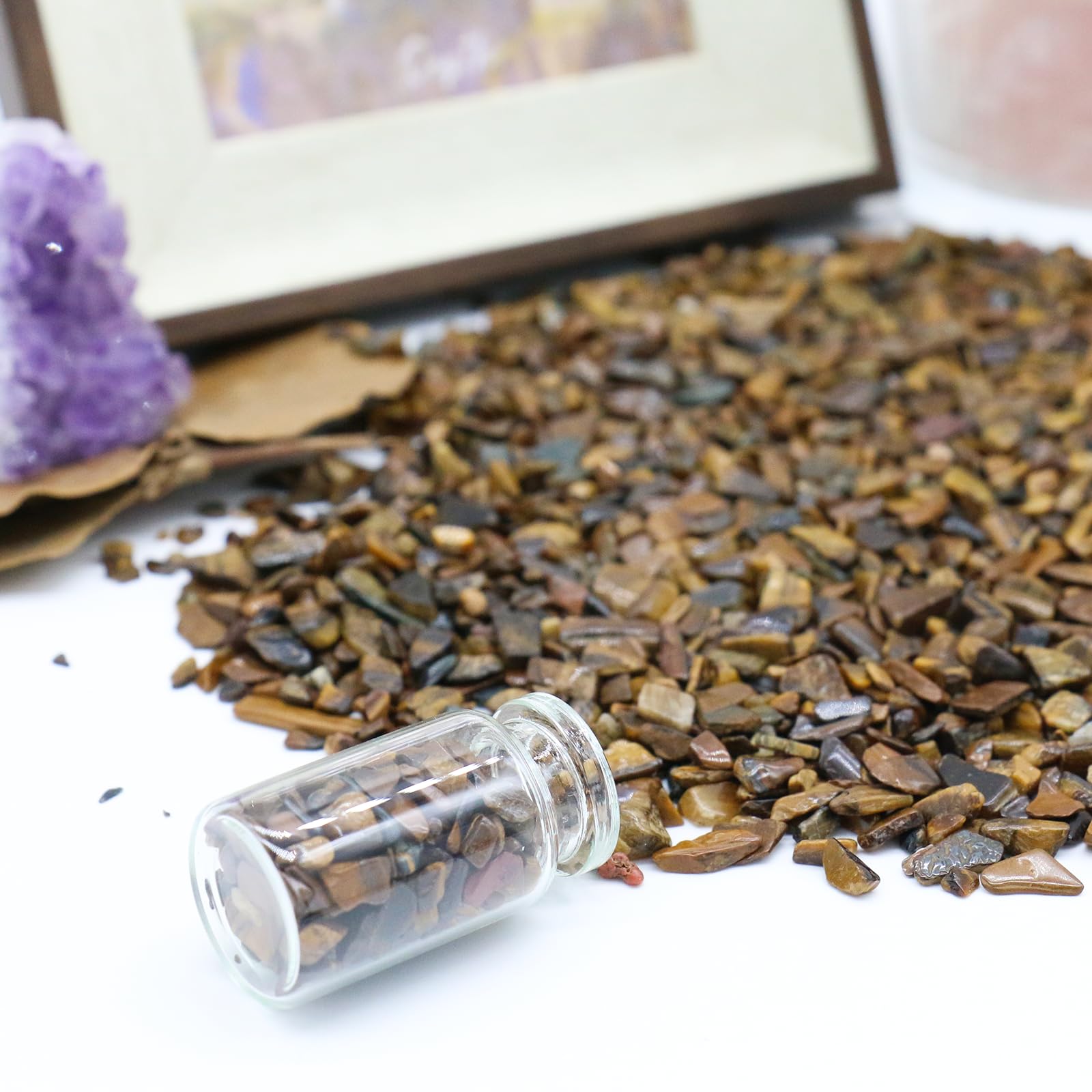 VMDEKK Tiger Eye Natural Crystal Chips Stone,Healing Crystals Tumbled Stone Gravel Pebbles Bulk Gemstones, Crushed Stones, Vase Filler for Home Decor,Reiki,Meditation,Fish Tank Sand 100g
