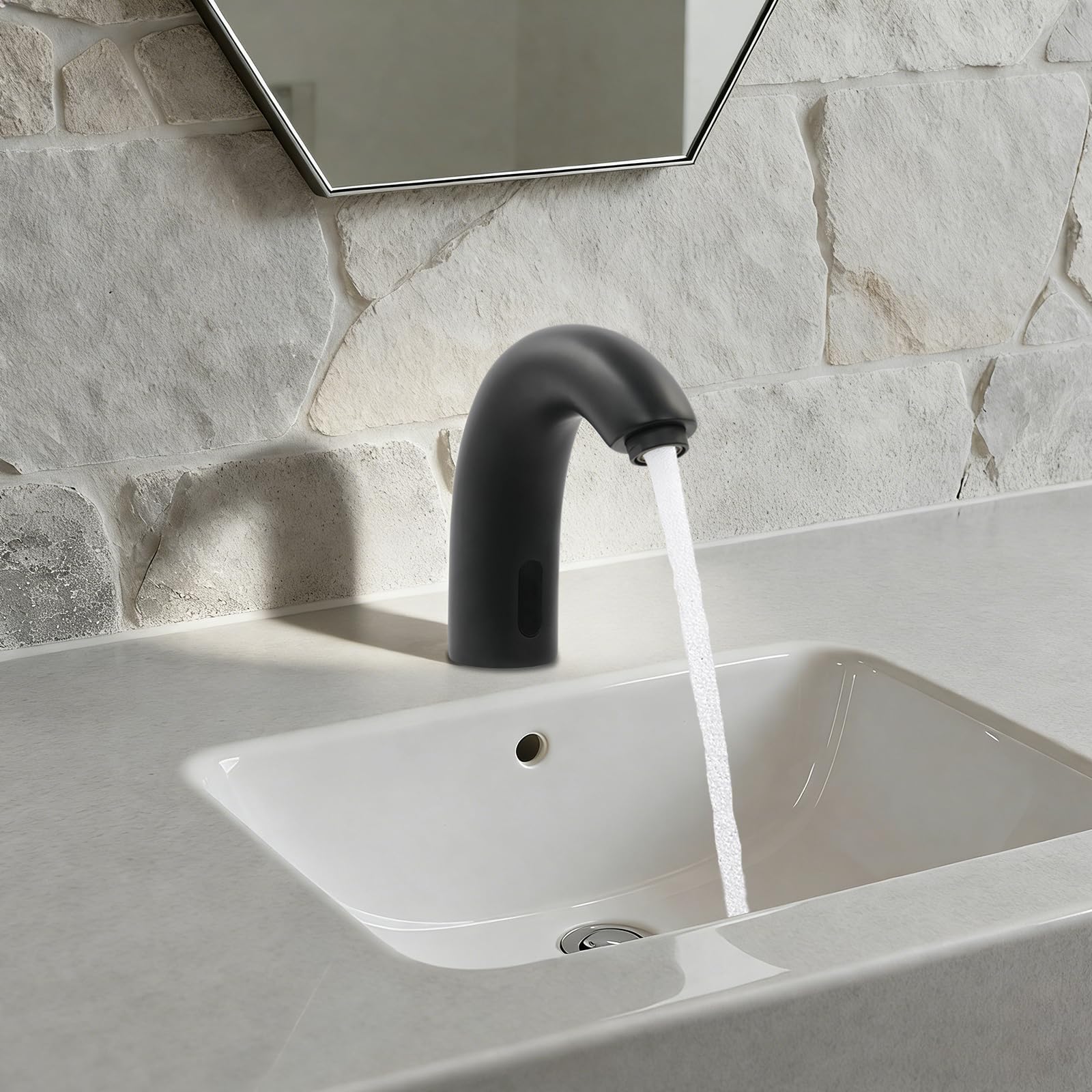 Infrarot Sensor Wasserhahn aus Messing mit Keramikventilkern, Automatisch Kaltwasser Waschtisch-Sensor-Armatur, Berührungsloser Waschtischarmatur mit Wabenbelüfter Ausgestattet (Schwarz)