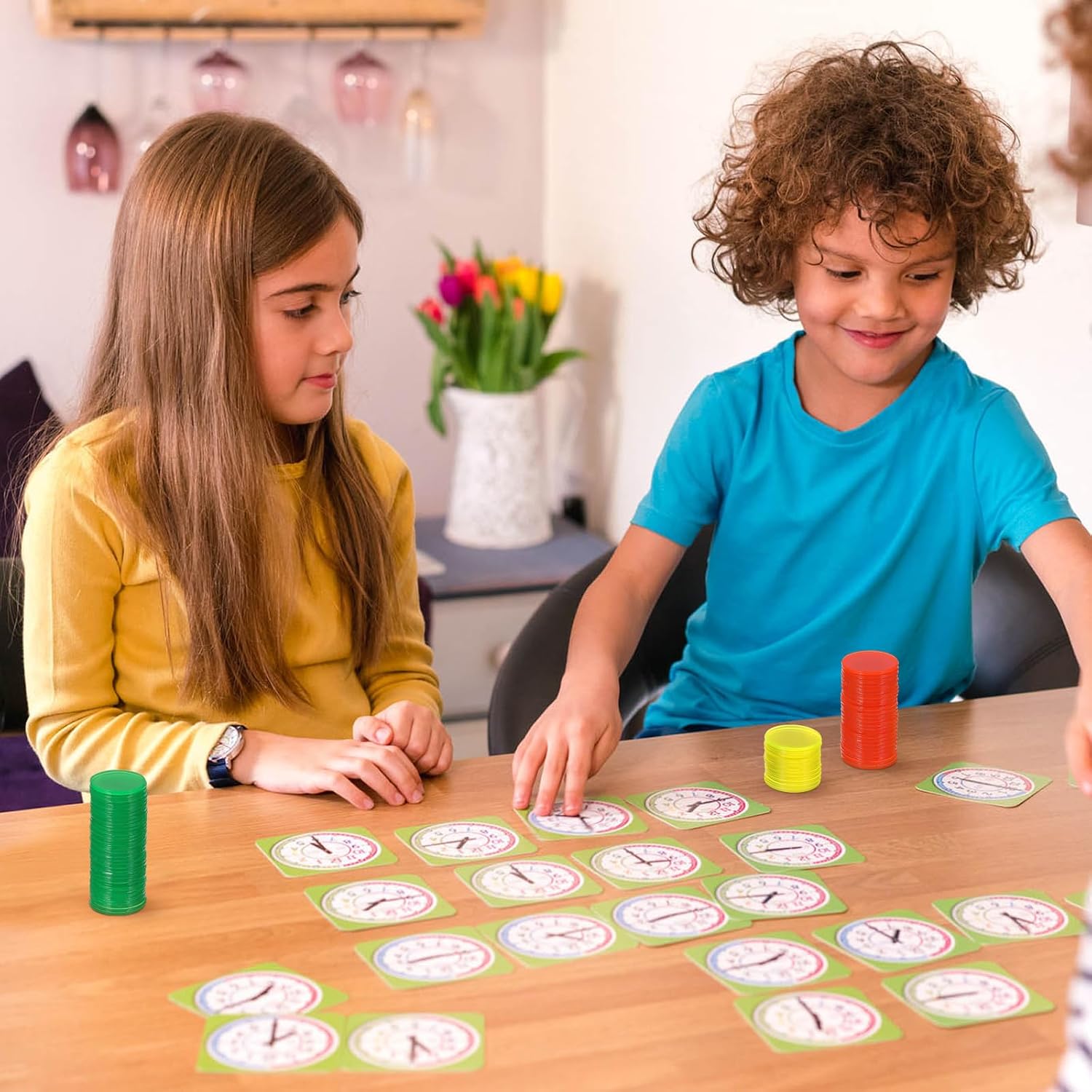 Bingo Chips, 6 Colors 300 Pcs Small Plastic Learning Counters Disks Bingo Chip Counting Discs Markers for Math Practice and Poker Chips Game Tokens