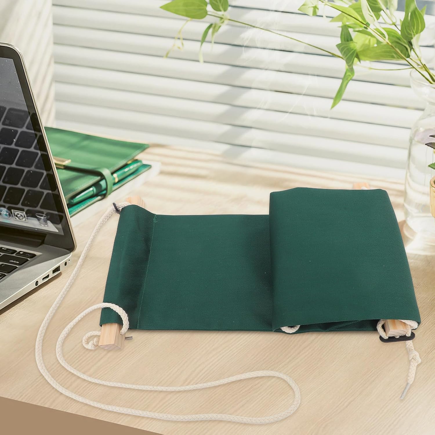 GLEAVI Desk Foot Hammock Adjustable Footrest Sling Portable Leg Support Footrest for Office and Home Workspaces Green