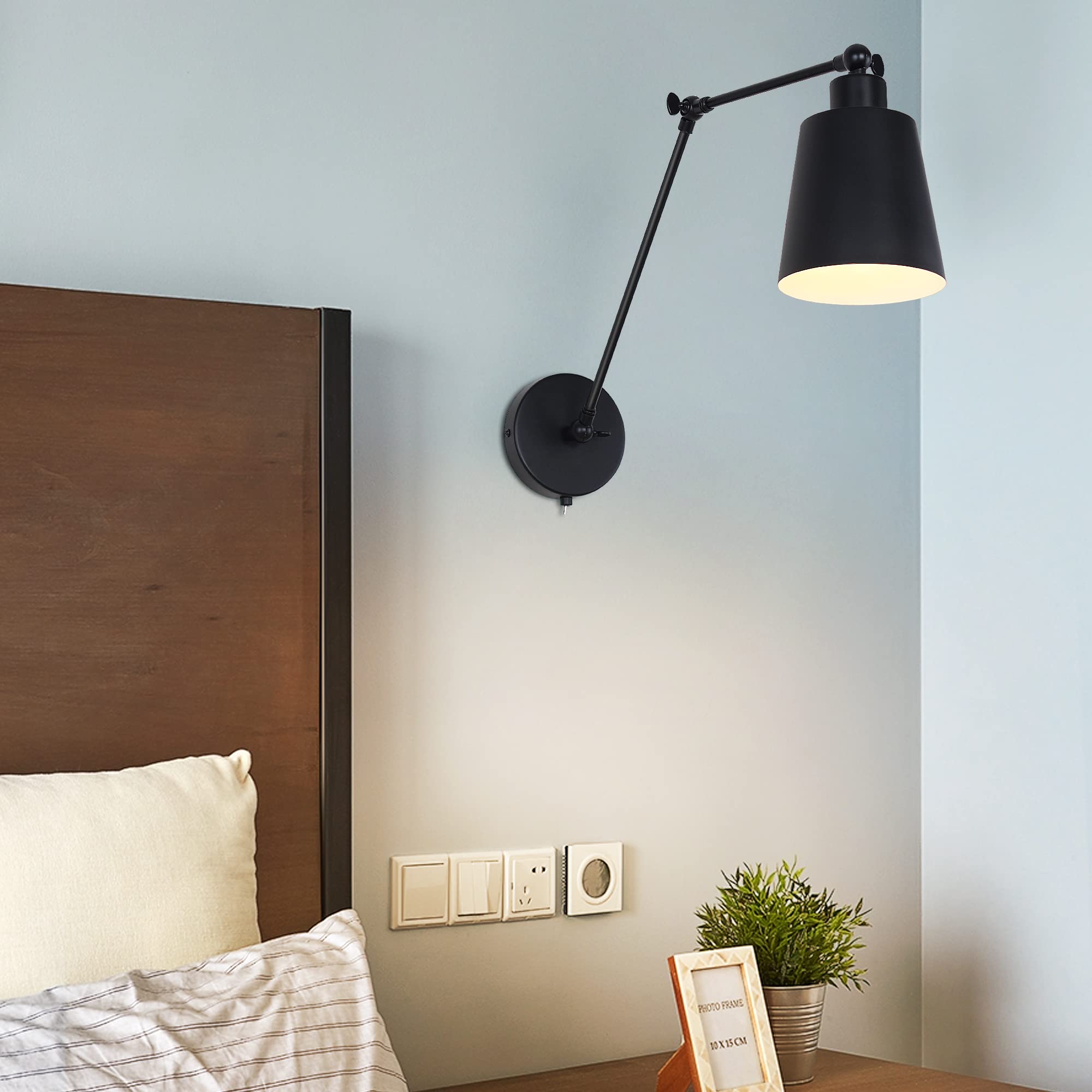 MantoLite Lampade da Parete Braccio Oscillante con Interruttore, 60CM Lampada da Comodino Luce Di Lettura, Nera Opaca Specchio da Camera Illuminazioni per Pareti Lampade Applique (Includi lampadina)