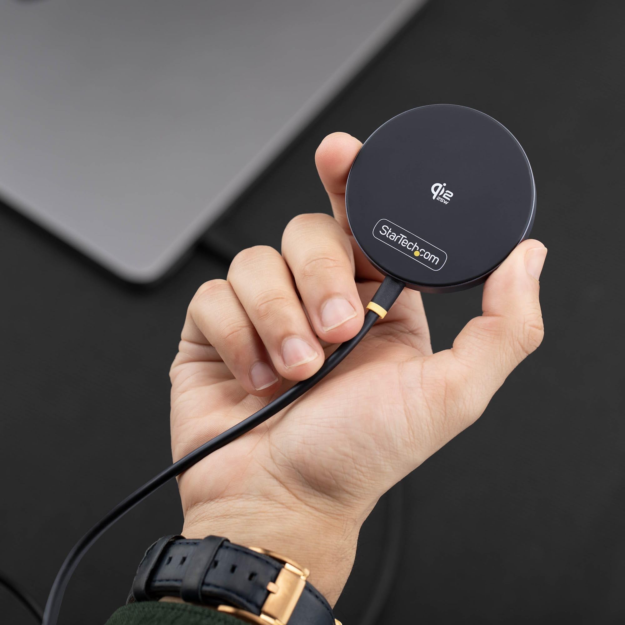 StarTech Qi2.2 Magnetyczna bezprzewodowa podkładka ładująca 25 W z kablem USB-C o długości 6.6ft / 2 m, MagSafe kompatybilna z iPhone 17/16 Pro/Pro Max, Google Pixel 10, czarna