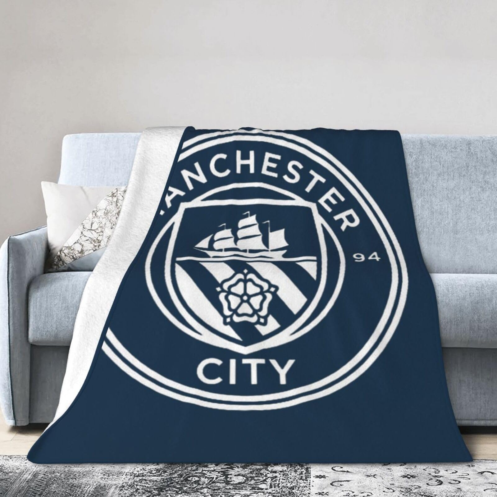 Amazon｜マンチェスター・シティ 毛布 ブランケット ひざ掛け 大判  