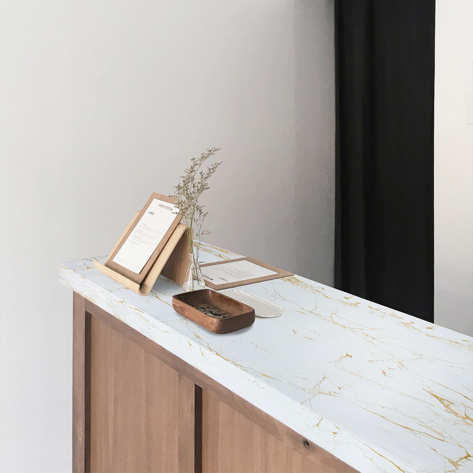 DecoMeister Pellicola Adesiva per Mobili 67,5x740 cm - Carta Adesiva Effetto Pietra per Rivestimento Mobili Cucina, Tavoli e Armadi - Pellicola Decorativa Lavabile in PVC - Marmo Bianco-Dorato