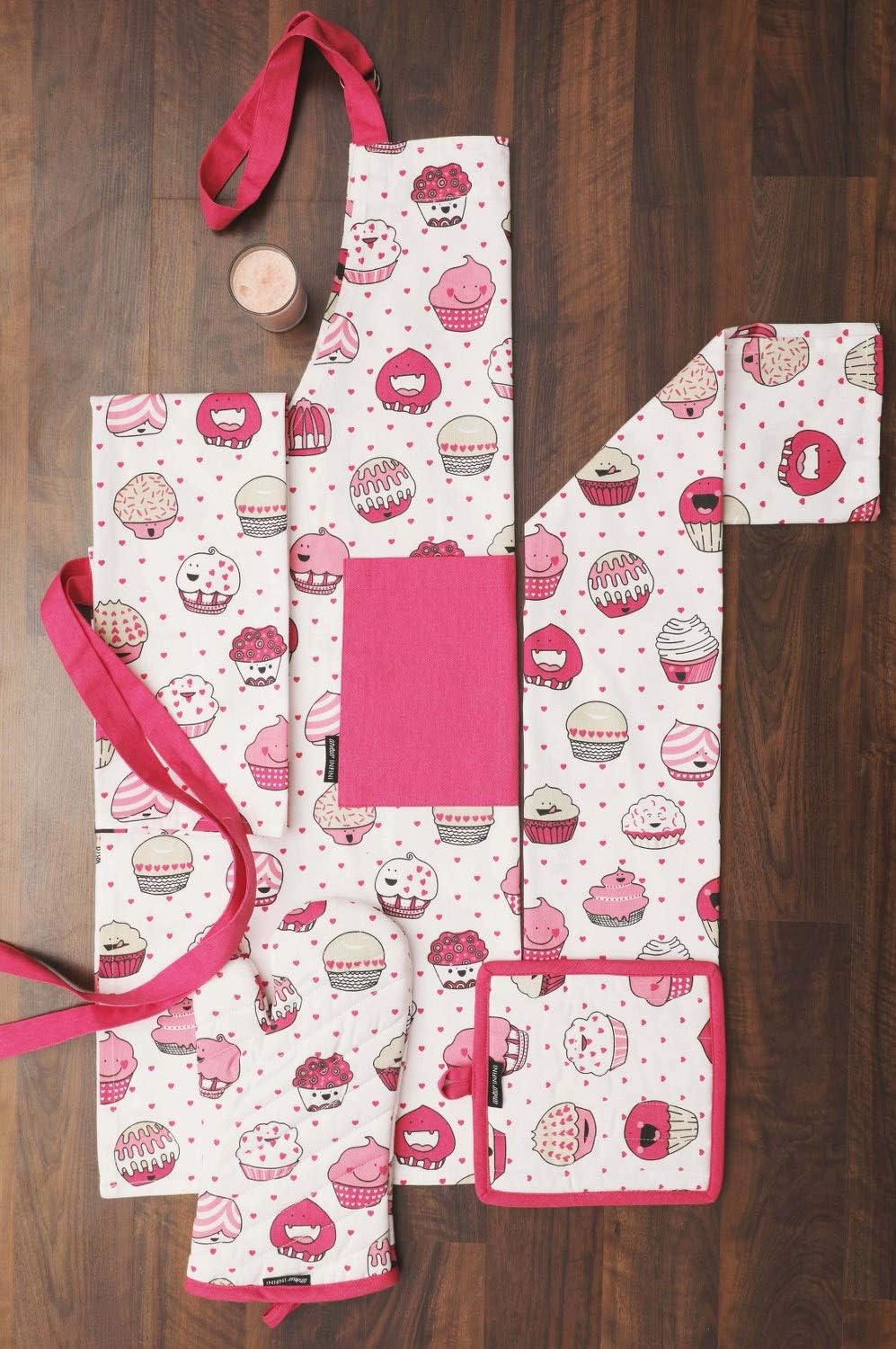 AMOUR INFINI Heat Resistant Pot Holders Set of 3 Nonslip Multipurpose Hot Pads for Cooking and Baking (Valentine Cup Cake - 8x8 Inches) image 5