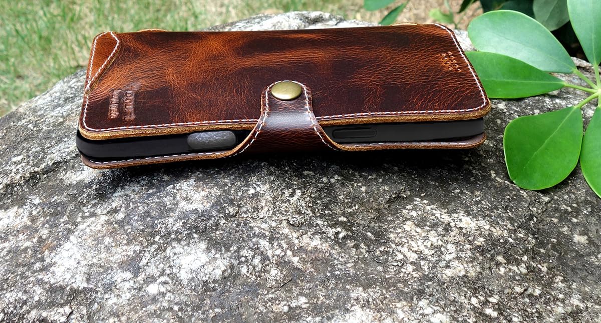 Yogurt Leder-Hülle Für IPhone 16 Pro Max | Handgefertigte Brieftaschenhülle Aus Ölleder | 17,5 Cm (6,9 Zoll)