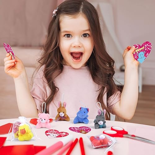 Miniatura 6 de Fovths Paquete de 32 mini animales de peluche para el día de San Valentín con tarjetas de corazón, animales de la selva, llavero de juguete de