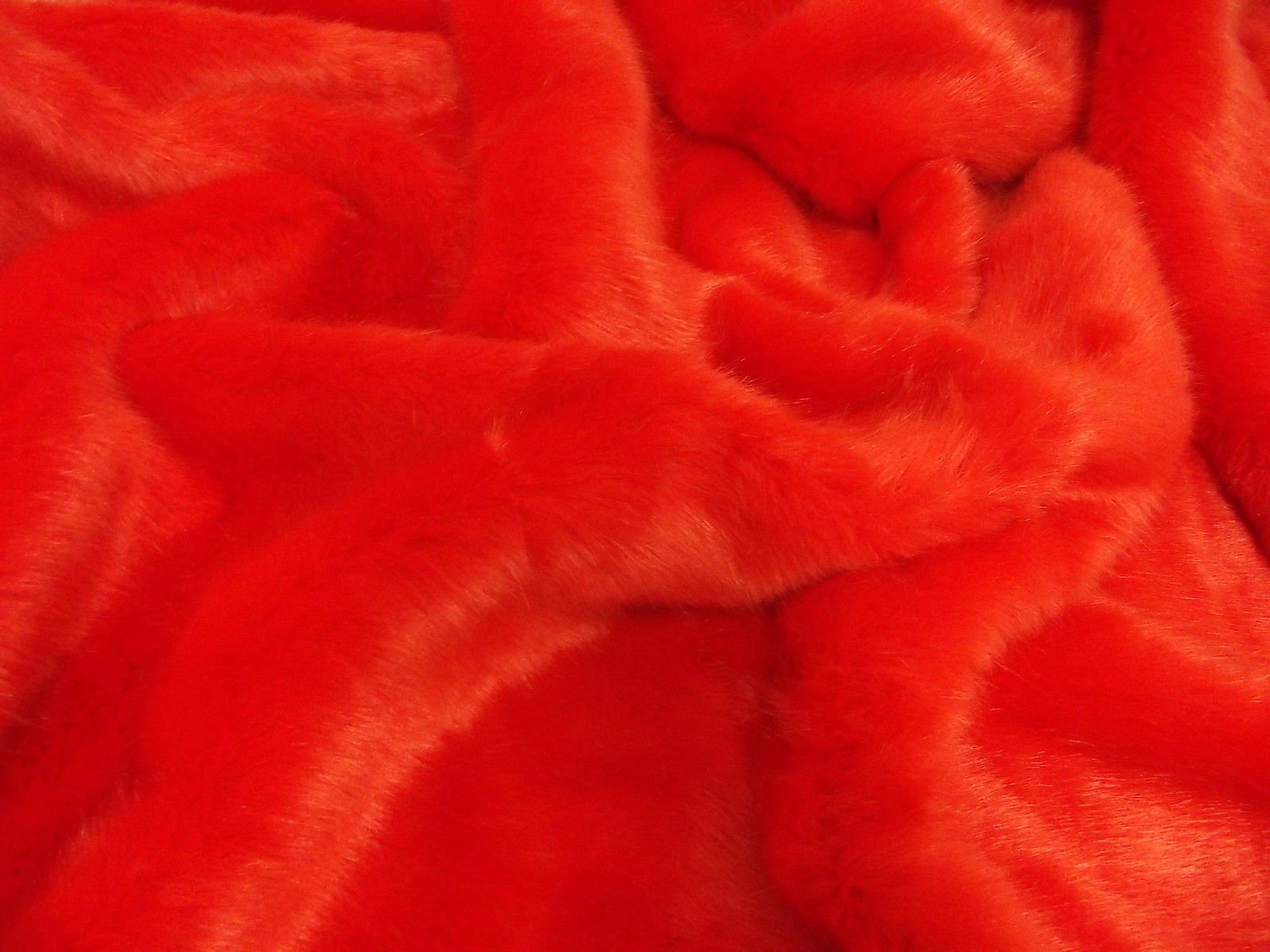 Tissu super luxe en imitation fourrure Swiss flamme pour créer vos plaids et vestes d'hiver