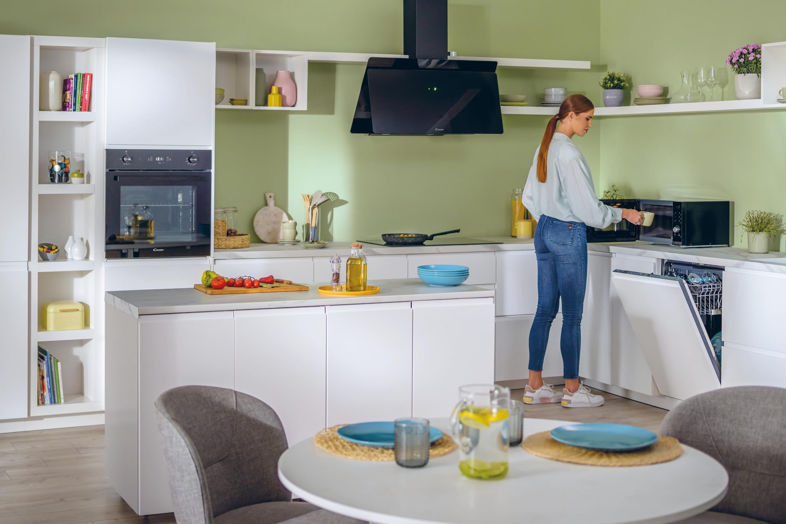 Candy Moderna Forno a Microonde con Grill, 25 Litri, 900W, 40 Programmi, 6 Livelli di Potenza, Funzioni Defrost e Autoclean, App hOn, Libera Installazione, 48,3 x 42 x 28,1 cm, Nero - CMGA25TNDB