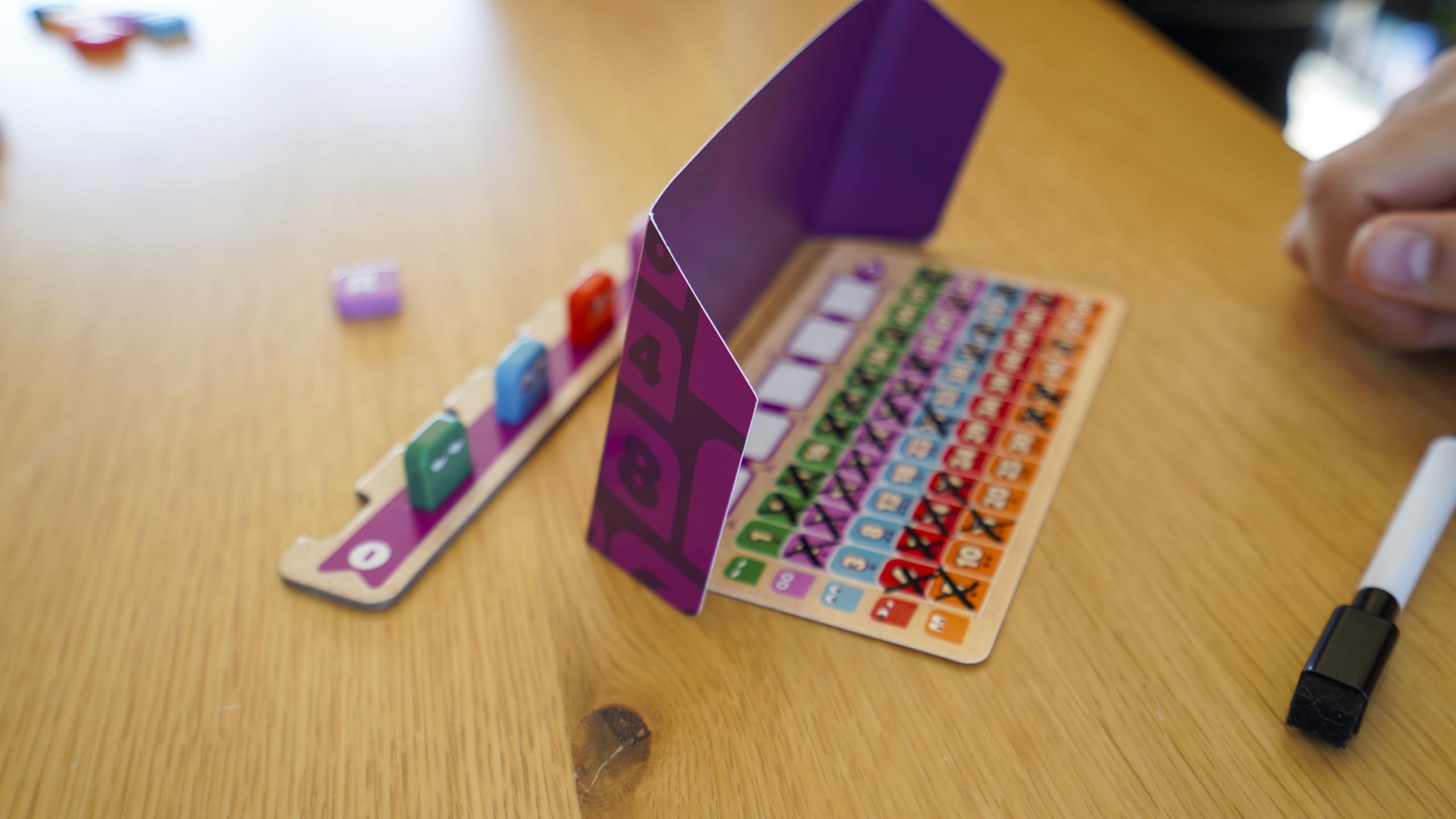 Blue Orange - Got Five - Gioco di Società - Logica e Deduzione - Piastrelle - Ideale tra amici o familiari - Da 8 anni