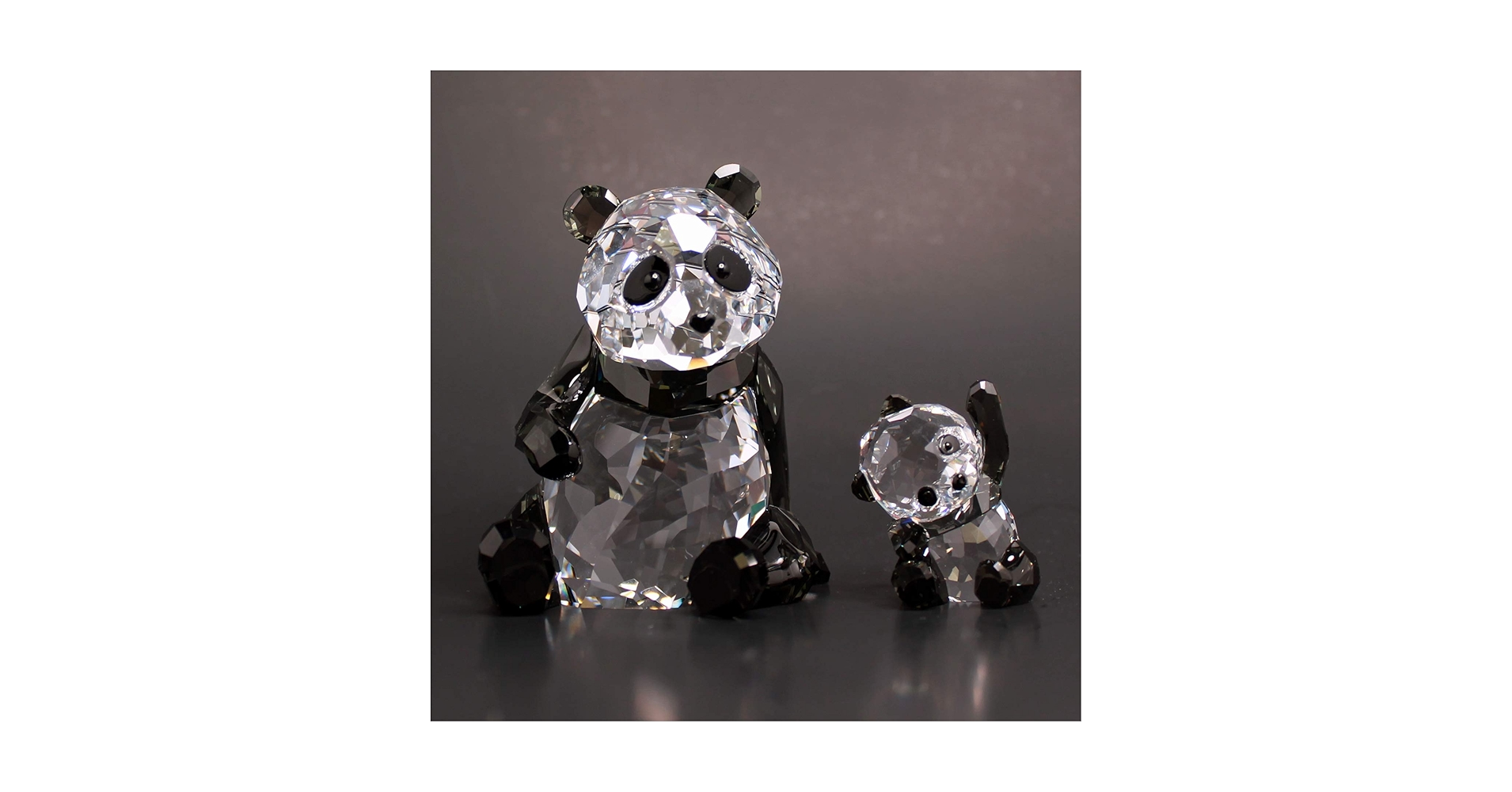 Swarovski マザーパンダ クリスタルフィギュア Amazon.com: SWAROVSKI 5063690 Clear & Black Crystal Panda