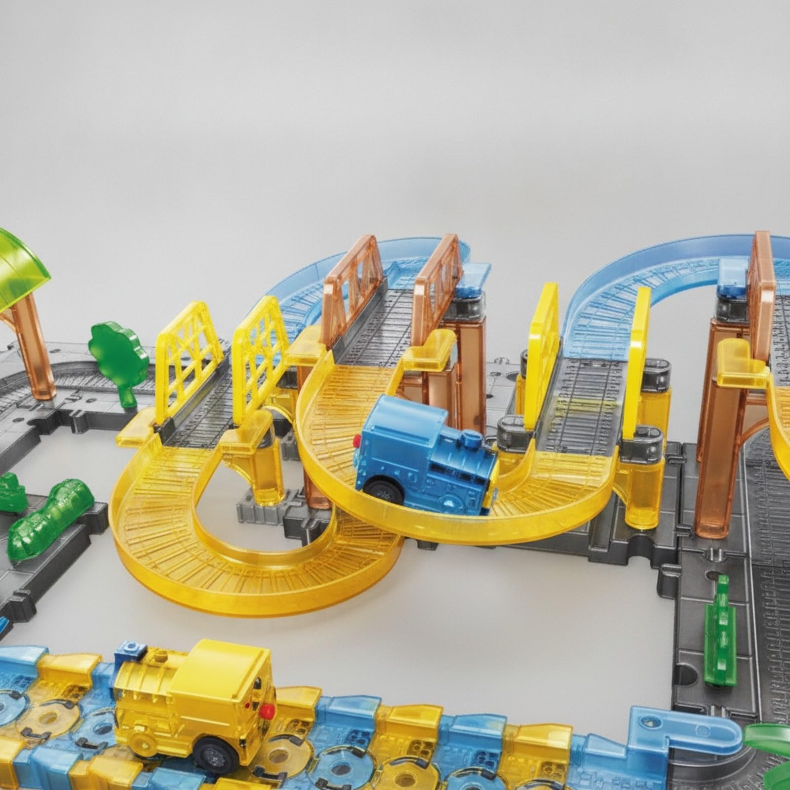 Set Trenino con Binari in Plastica Inrattivo Giocattolo con Trenino a Batria Sicuro Pista Ti Rampe per Bambini 7-14 Anni