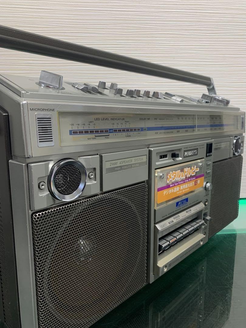 Amazon.co.jp: 動作品ヒタチ PERDISCO TRK-8290 ラジカセ : おもちゃ 