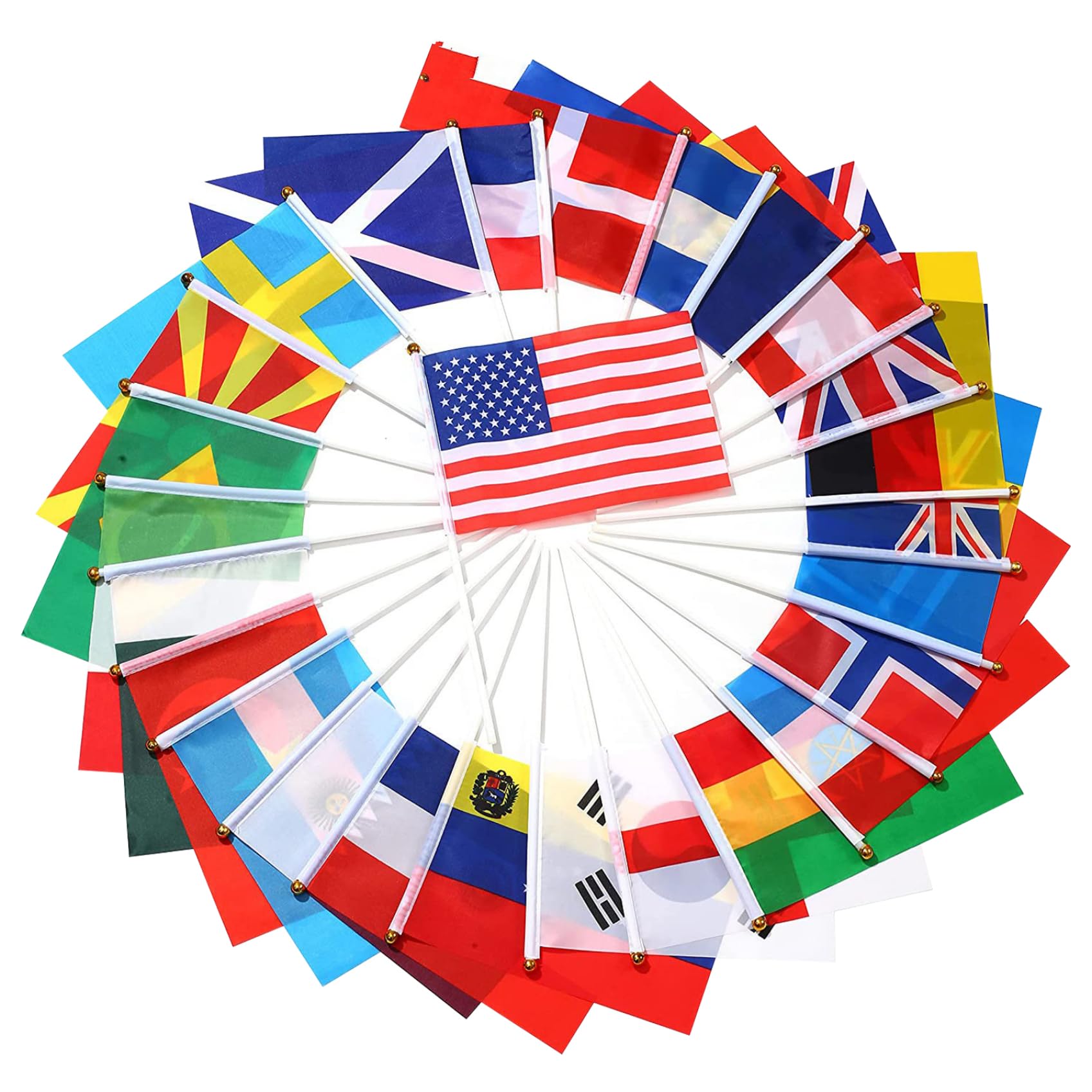 Mini drapeaux du monde avec bâtons pays sur bâton tenu à la main