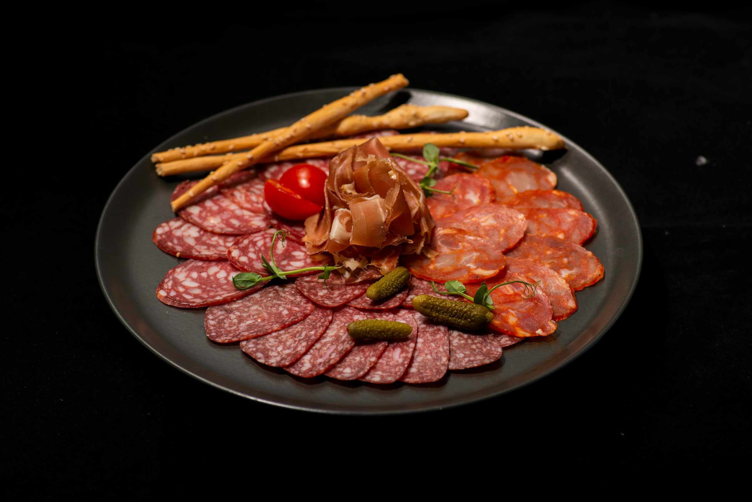 Lote ibérico: lomo ibérico de cebo ibérico+ longanizas de chorizo y salchichón ibérico de bellota+regalo Queso tradicional .Guiju.España.