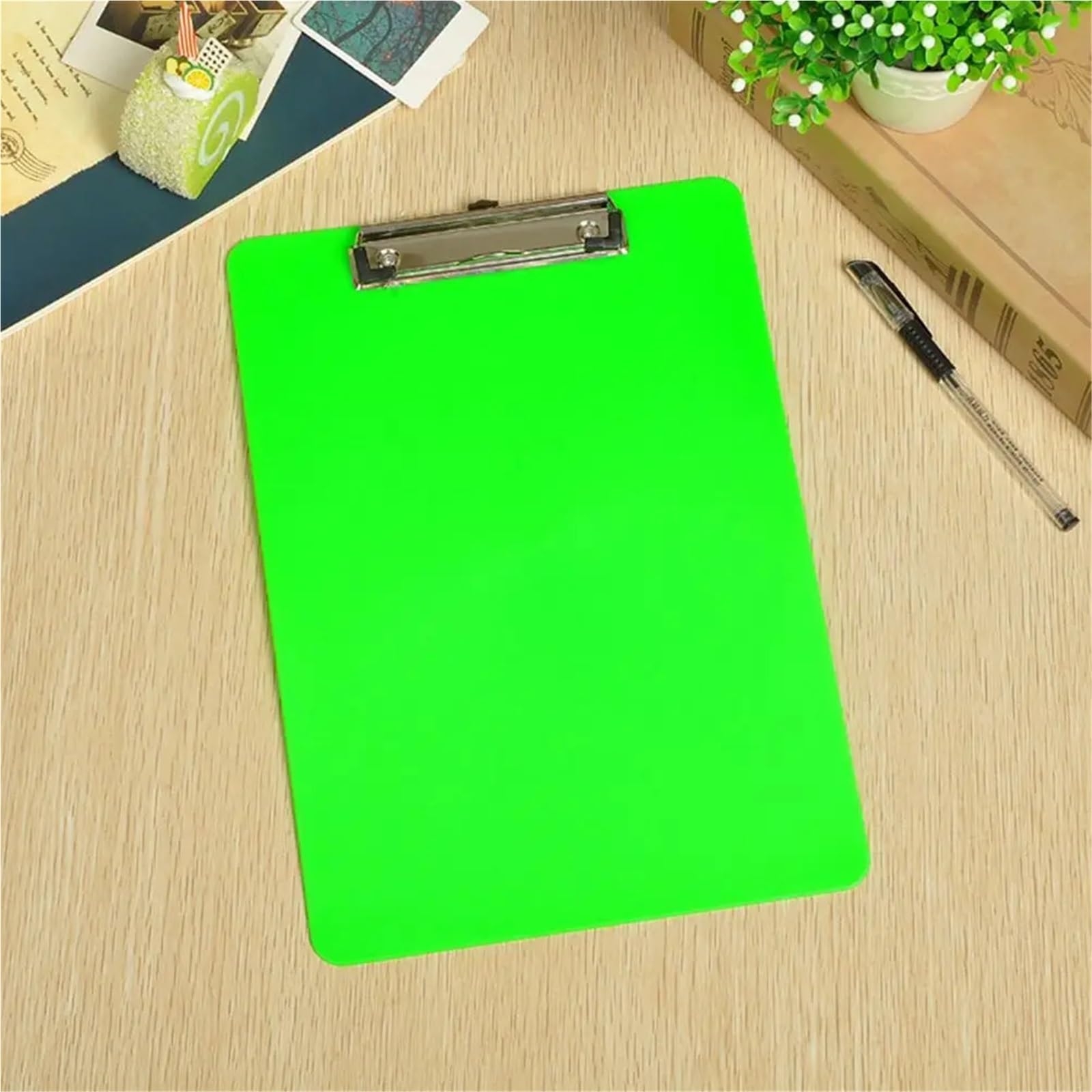 Klemmbrett 5 Stück Kunststoff-Klemmbretter im A4-Format, bunt, Profil-Clip, Papierhalter, Schreib-Memo-Ordner for Büro, Geschäft, Zuhause (320 x 225 mm)