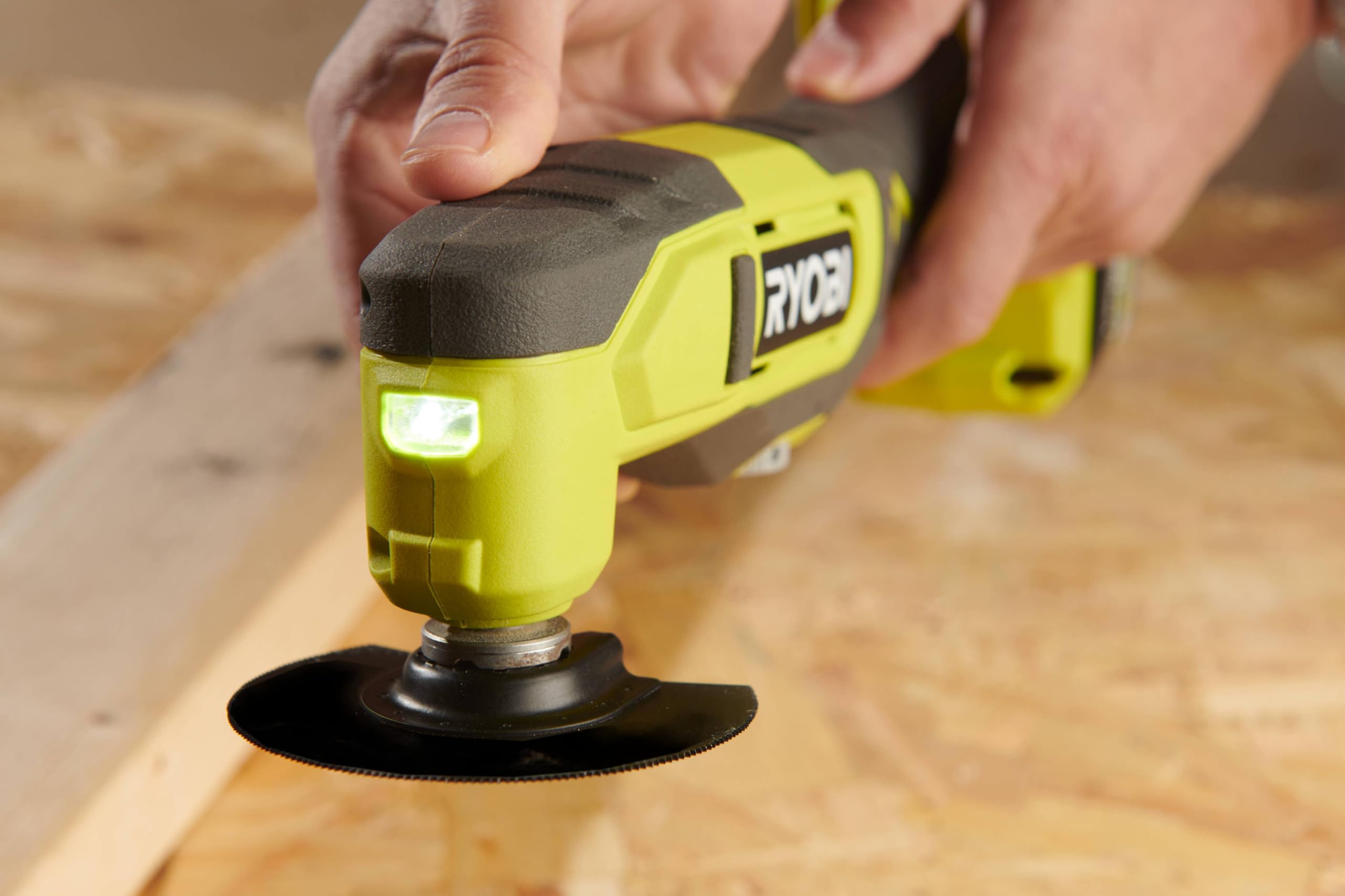 RYOBI Multitool 18V One+™ - Corte de madera metal PVC, lijado precisión, renovación, placa, parquet, 3 cabezales + batería 2Ah + cargador RMT18-1C20GP