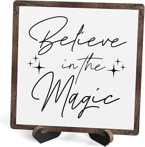 Placa de madera navideña con soporte, letrero decorativo de escritorio con texto en inglés "Believe In The Magic" para casa de campo, oficina,
