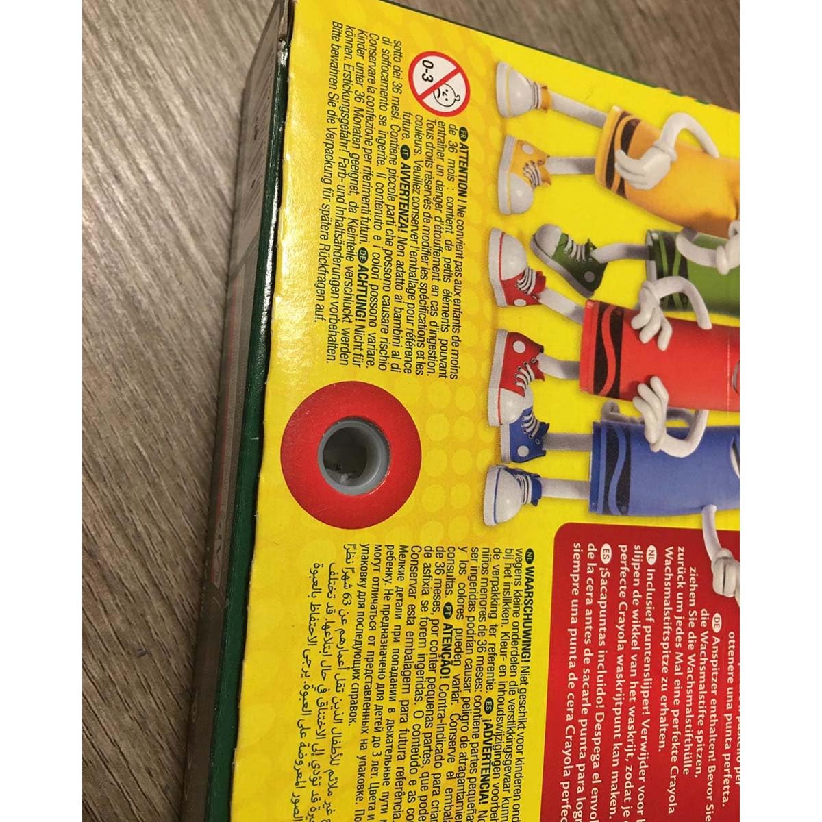 Crayola - Kredki Woskowe dla Dzieci, 64 Kolory + Temperówka, Zestaw Kreatywny do Szkoły i Zabaw, Żywe Kolory, Od 3 Lat, 52-6448