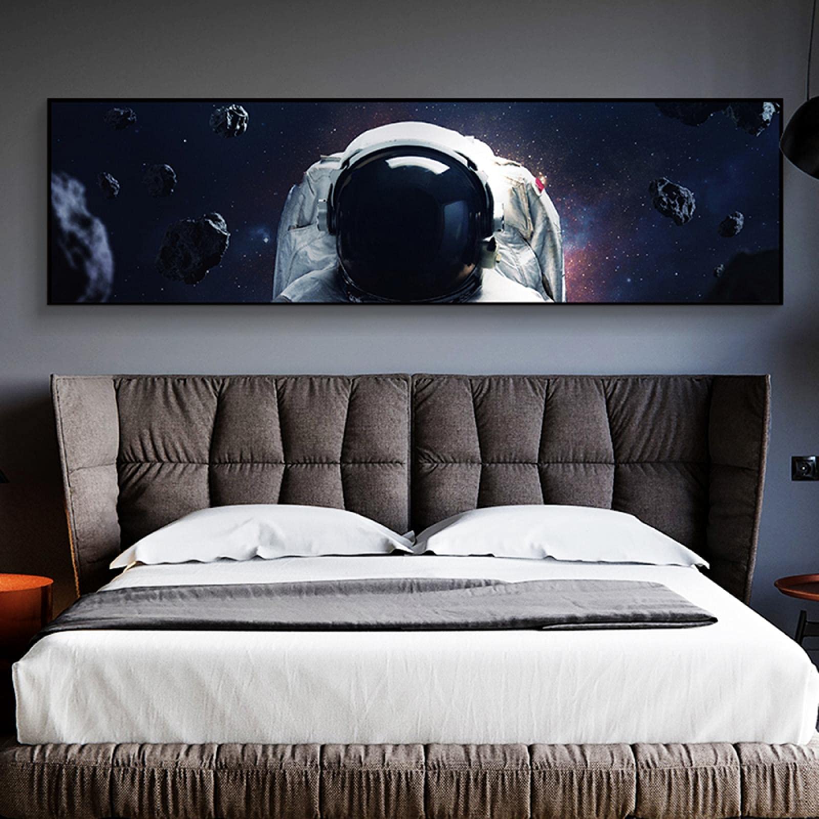 Toile astronaute pour habiller un mur vide avec style