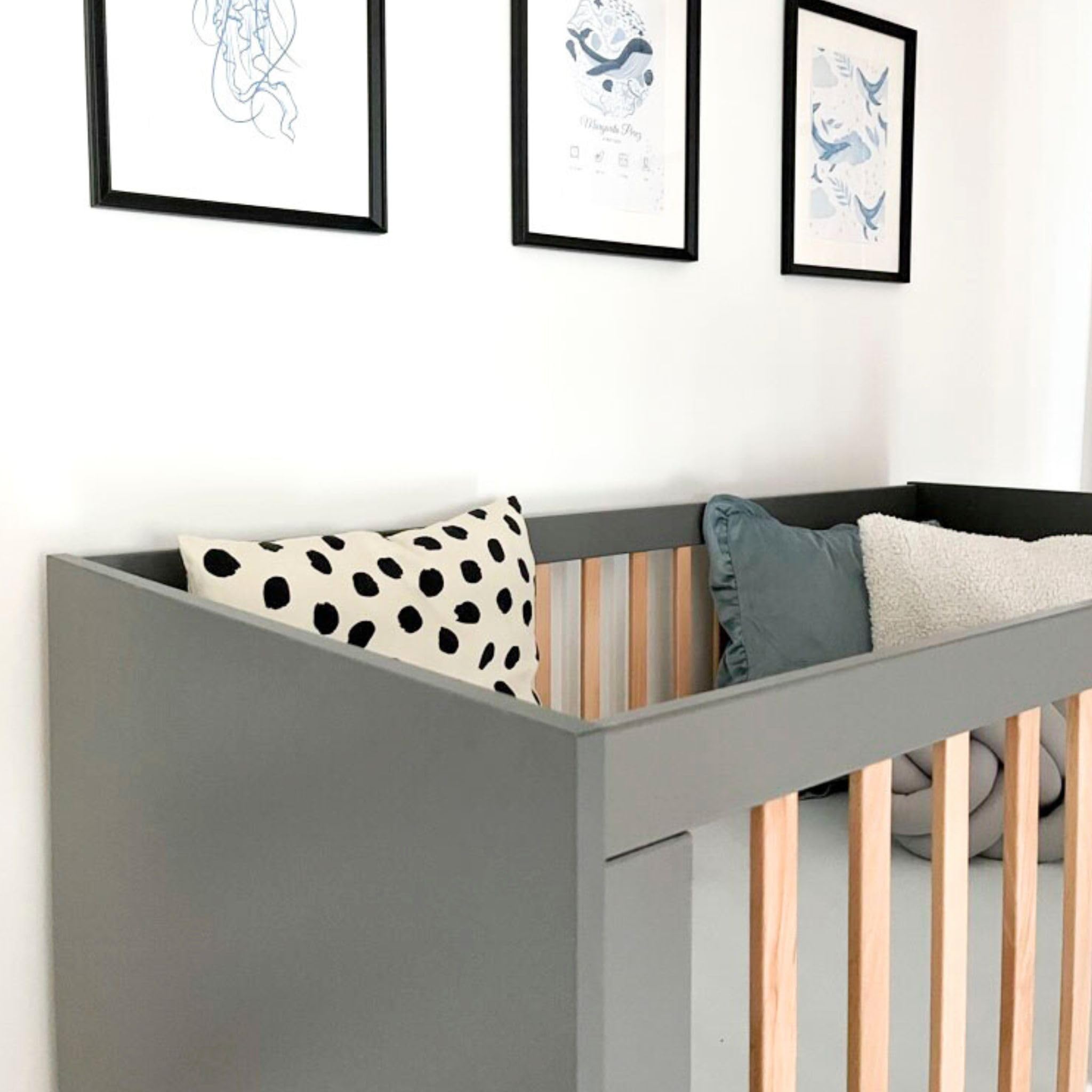 ATB Grau Babybett Ila 60x120 - Baby Bett Für Baby, Massivholz Bed 120x60 for Babys - Kinderbett Ab 3 Jahr - Graphit Crib 60 x 120 - Beyaz Bebek Yatagi - Komplett Beybi Cots Für Sleep