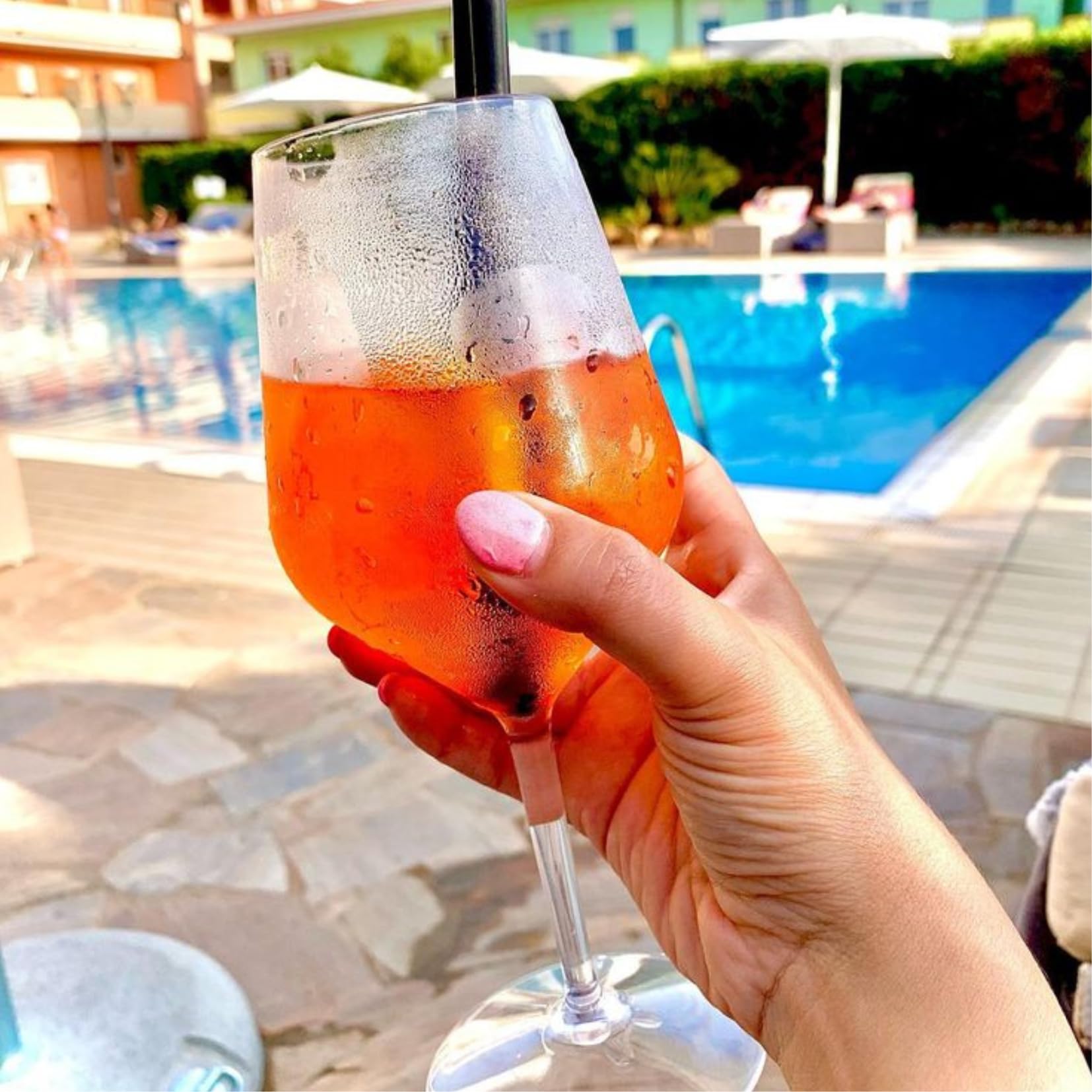 AIOS Set mit 6 Tritan-Kunststoff-Weingläsern, große Stielgläser für Aperol Spritz & Hugo Spritz, bruchsicher, BPA-frei, spülmaschinenfest, Weinspritzer, Cocktailgläser, Fassungsvermögen 470 ml