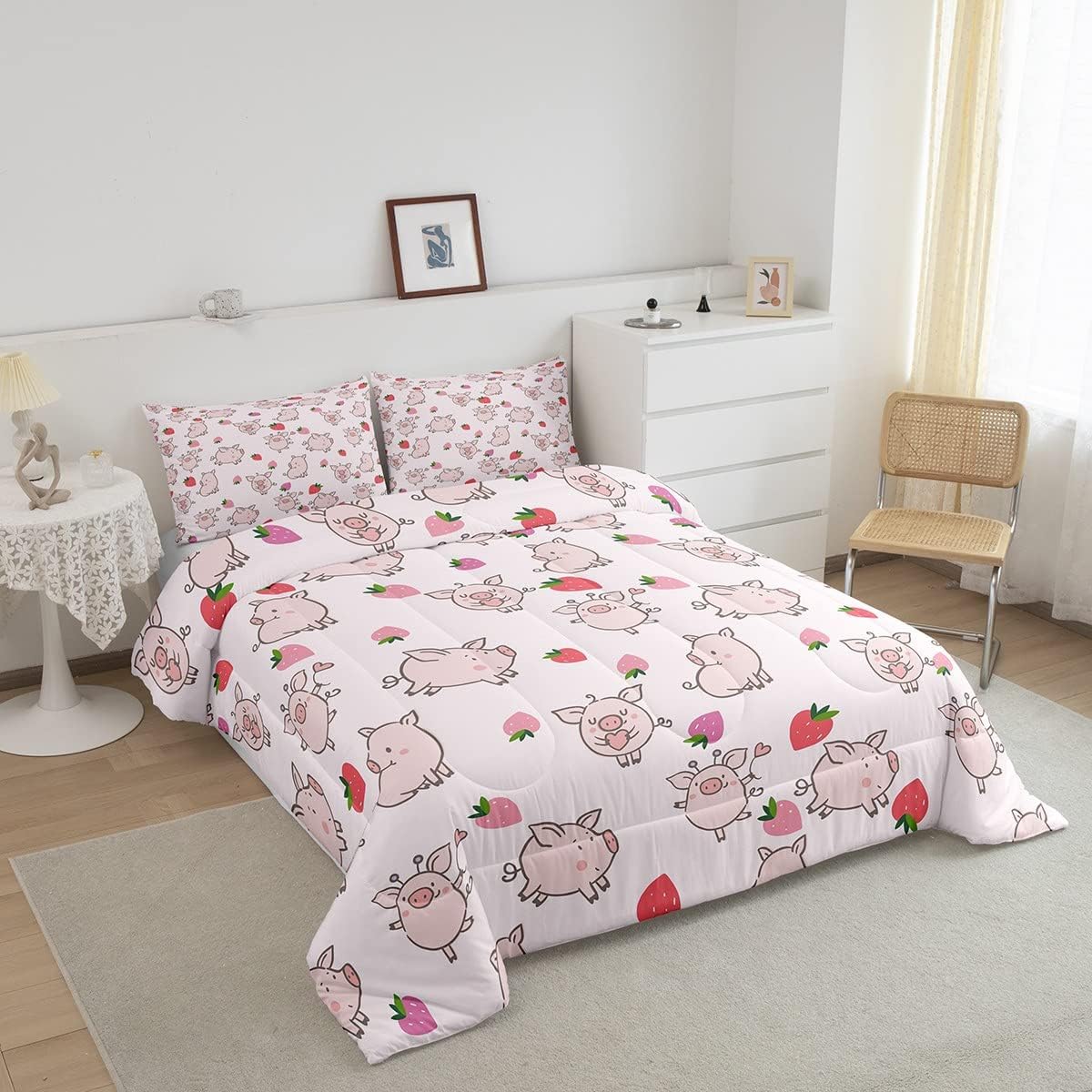 Feelyou Pig Print Comforter Set Cartoon Pigs Bedding Set Lovely Animal Print Comforter Strawberry Pink Quilted Duvet Set for Kids Boys Girls Adults Twin Size Bedding Collection 2Pcs