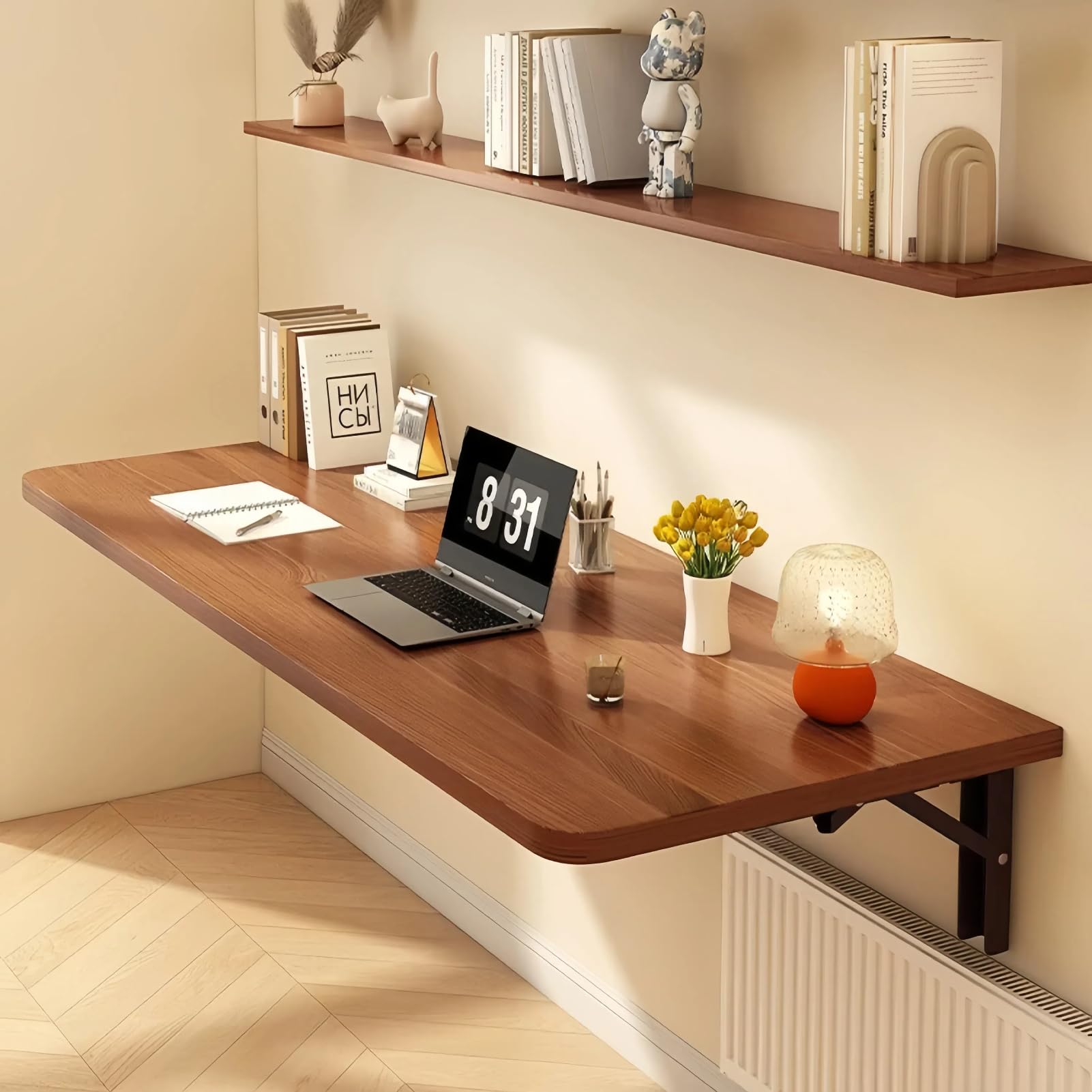 Table pliante murale en bois pour optimiser les studios et cuisines étroites