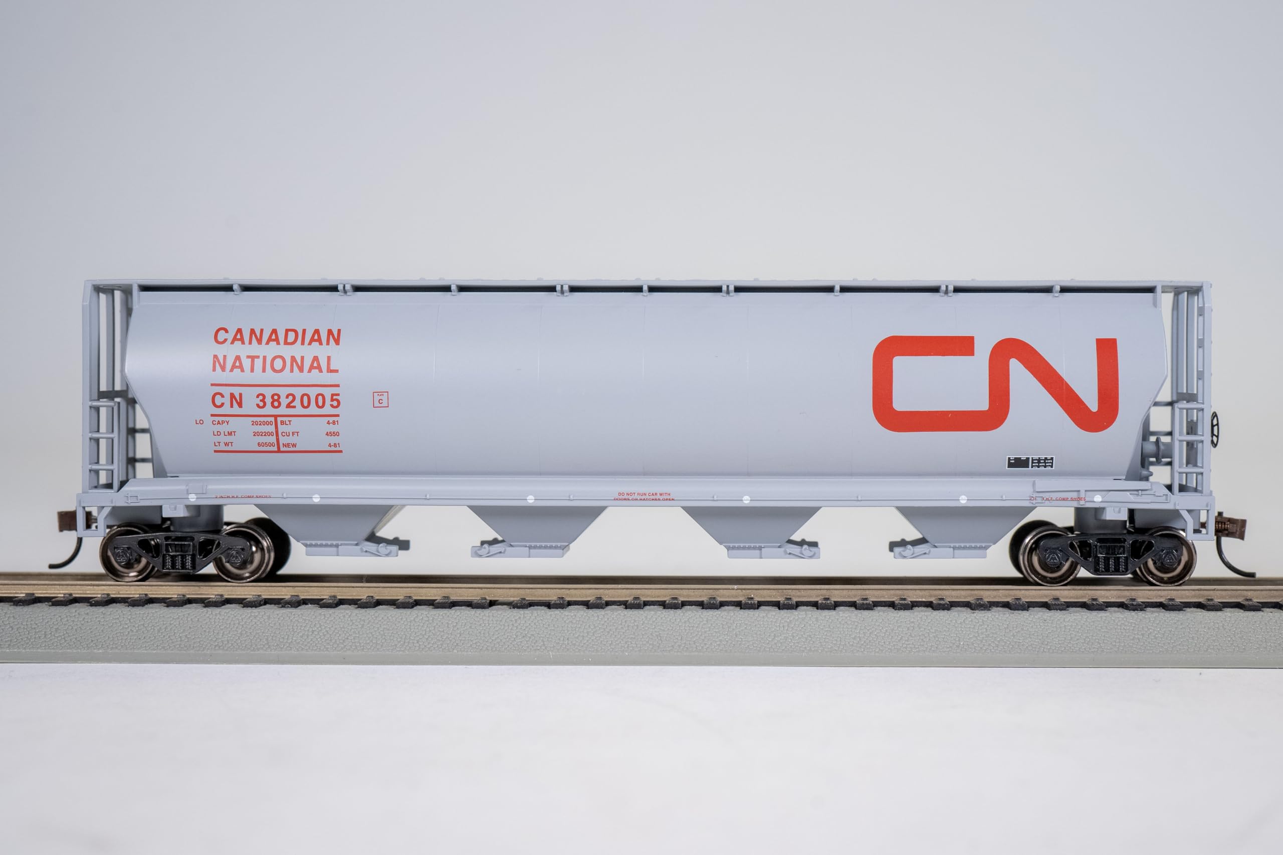 Amazon.com: Bachmann Trains - Canadian 4 Bay Cylindrical Grain