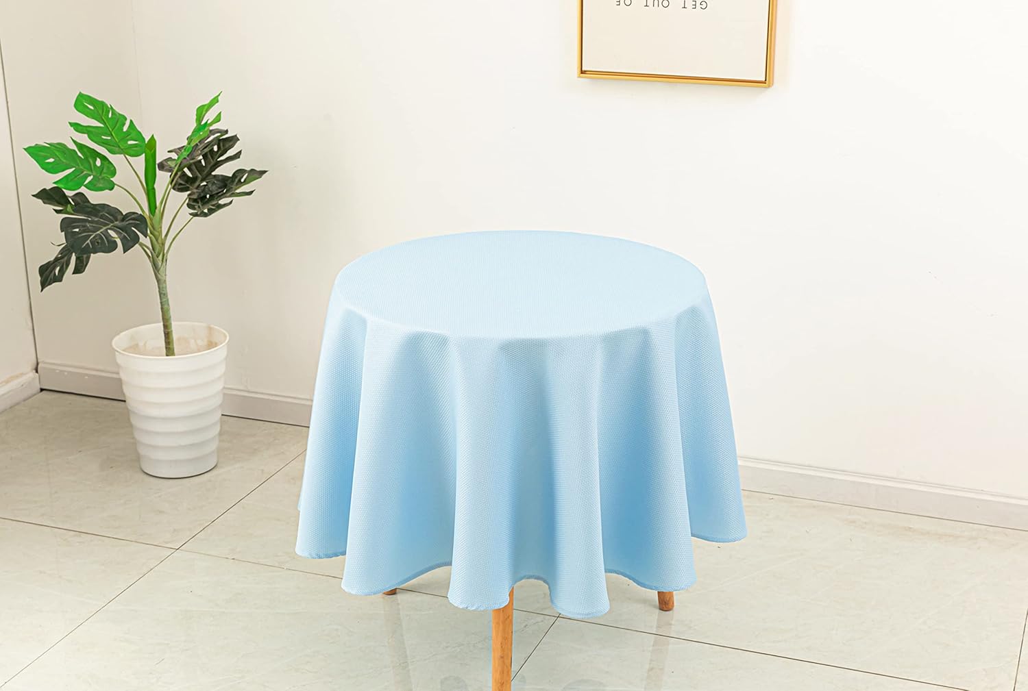 Biscaynebay Textured Fabric Round Tablecloths 60 Inches in Diameter, Light Blue Water Resistant Tablecloths for Dining, Kitchen, Wedding, Parties etc. Machine Washable : Home & Kitchen