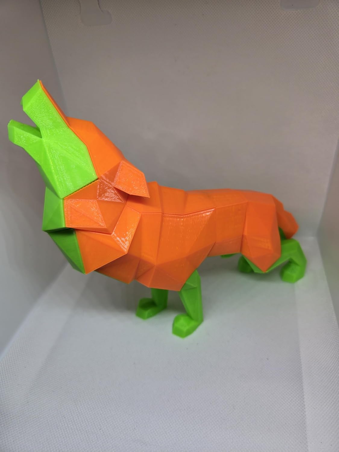 Zax Dezignz 3D Printed Magnetic XL Wolf Brain Teaser Geometric Art Decor, 17 Pieces No Instructions Included (Orange Green)