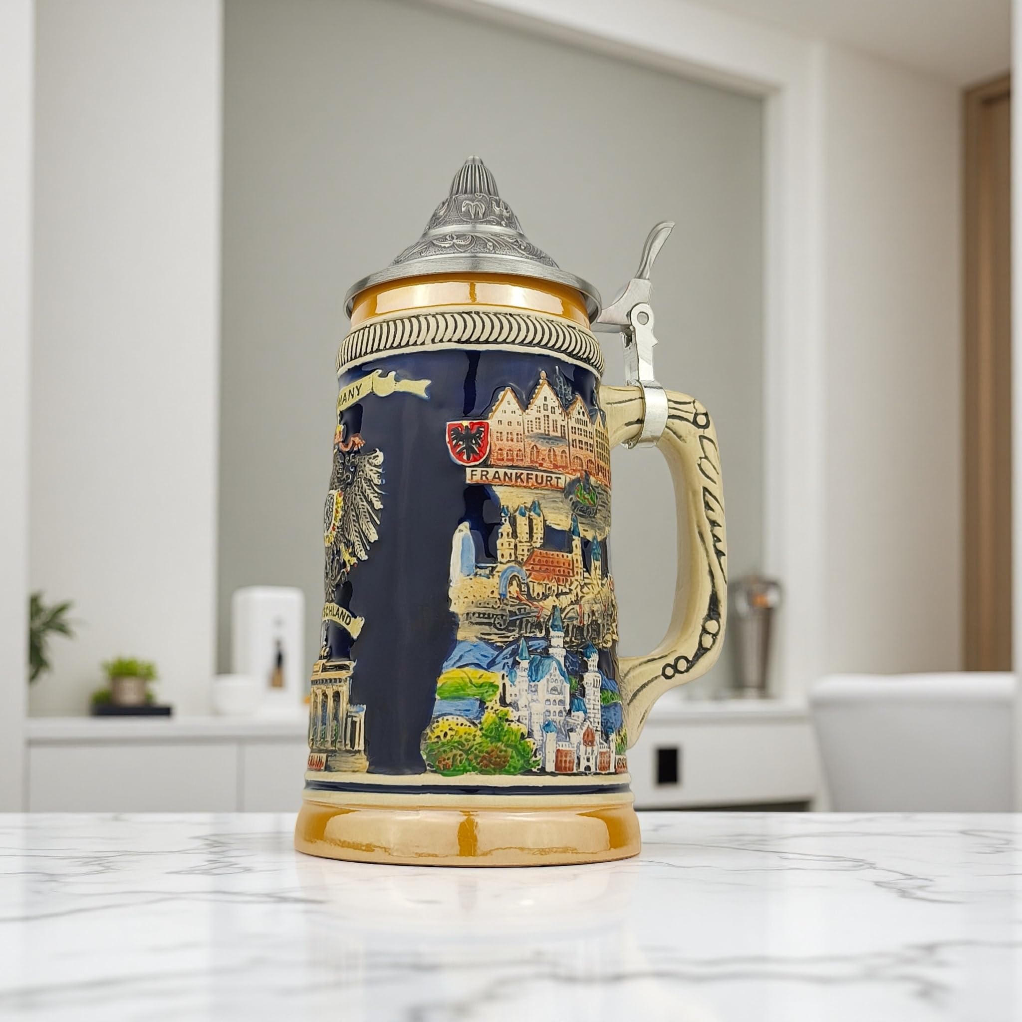 EVERSYTLE Boccale da birra con coperchio, 0,7 l, tradizionale brocca in pietra con coperchio a punta, motivo Germania, boccale da birra per casa, decorazione e collezione, regalo per uomini, papà e
