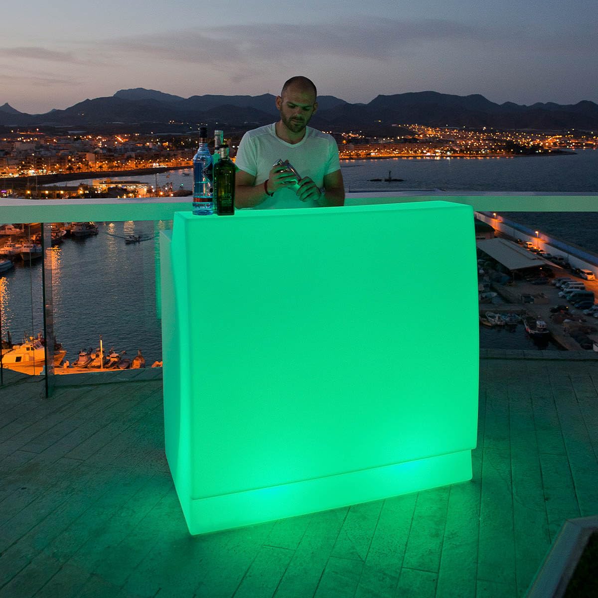 newgarden Bar da bar esterno Sicilia 120, espositore da giardino, bianco opaco, resistente, per terrazza, eventi e alberghi, ricarica solare + batteria (luce RGB + telecomando)