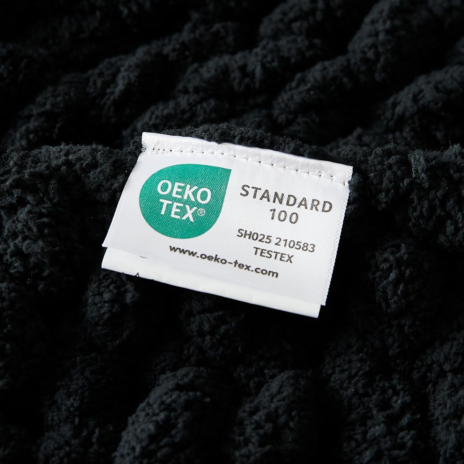 WESHIONGOO Chunky Knit Blanket Throw 51"×63" Knitted Throw Blankets for Couch Bed Fluffy Soft Blanket with Jumbo Chenille Yarn Thick 100% Handmade (Black) - Image 4