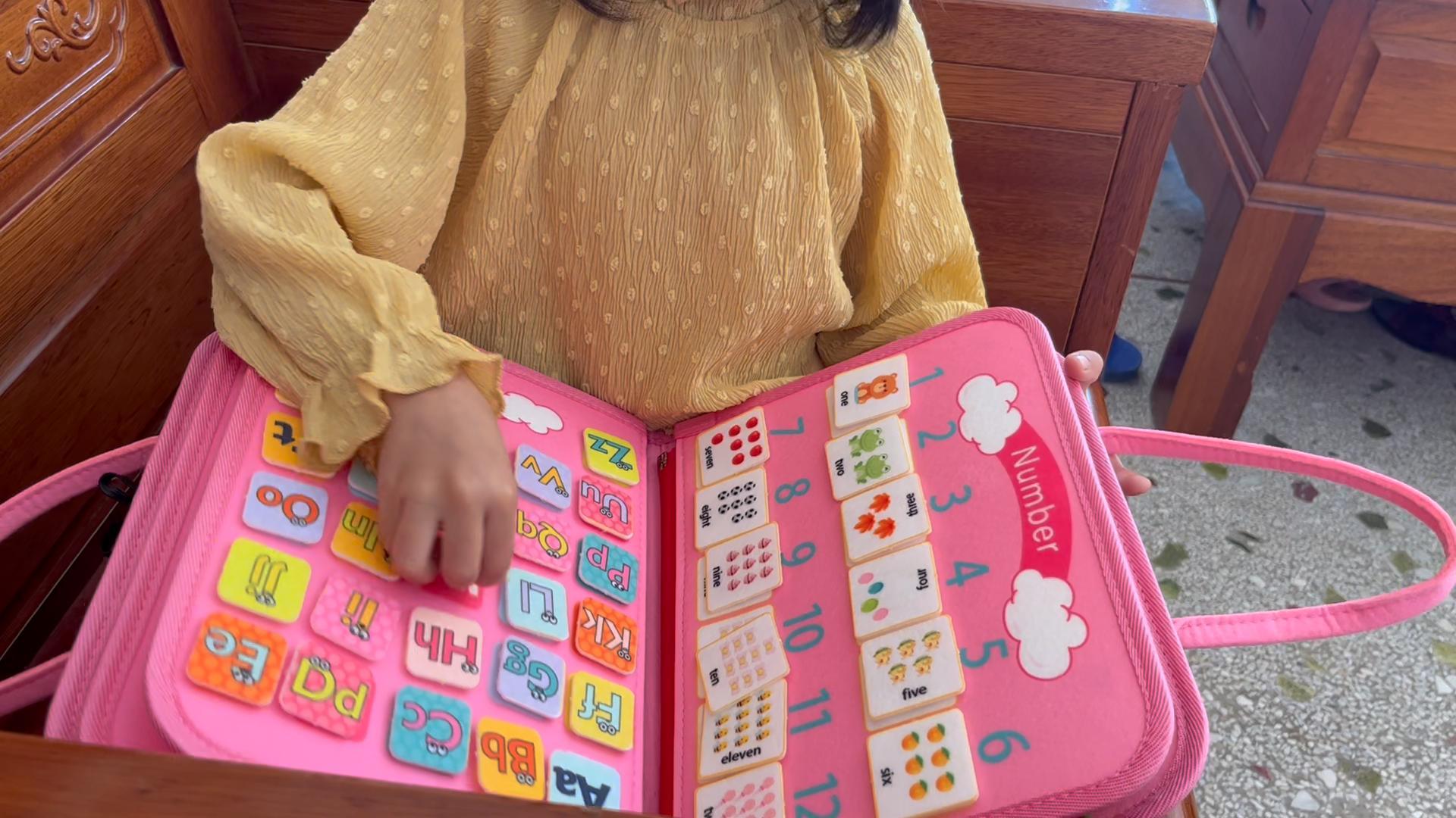 Amazon | 【Amazon 限定ブランド】モンテッソーリ玩具 ビジーボード 紐