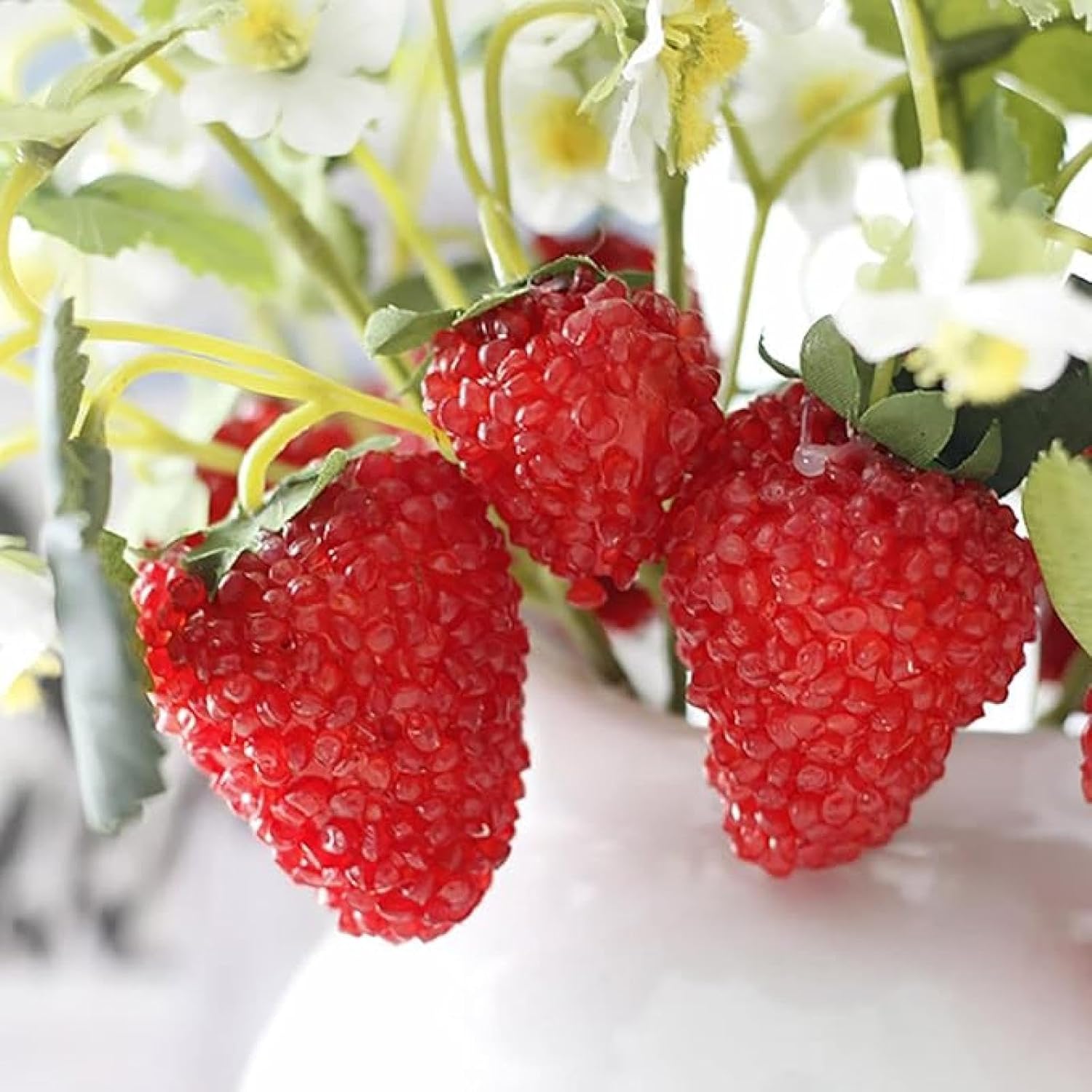 20pcs Artificial Strawberry Stem, Silk Strawberry Plants with Green Leaves for Photography Home Wedding Party Decor