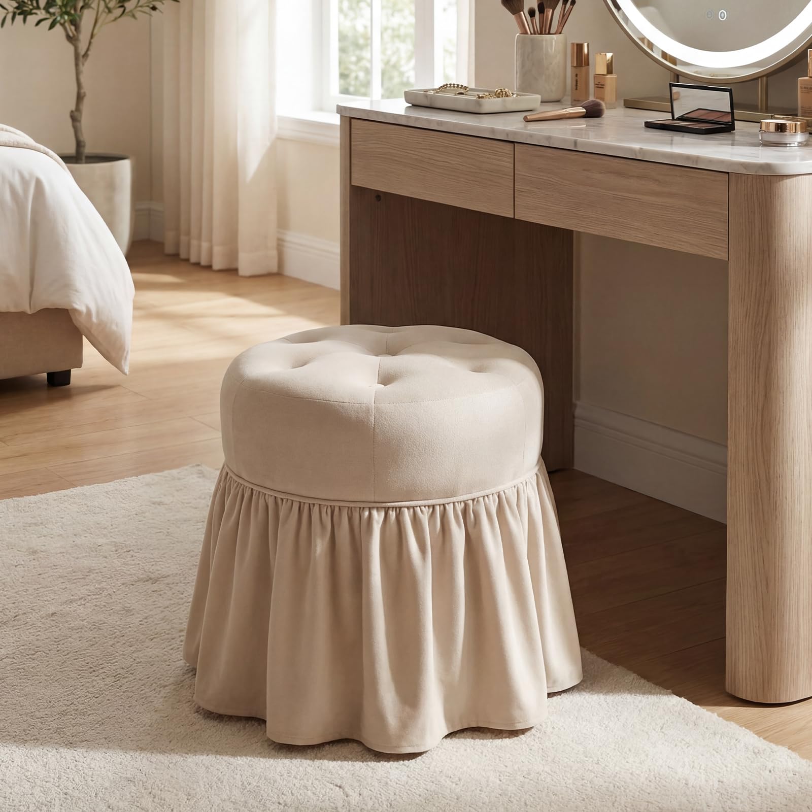 Ya-Home Tabouret de Coiffeuse à roulettes Tabouret Rond en Velours Siège de Coiffeuse avec Jupe à Volants, Pouf à Boutons pour Chambre/Salon/Institut de Beauté, Blanc
