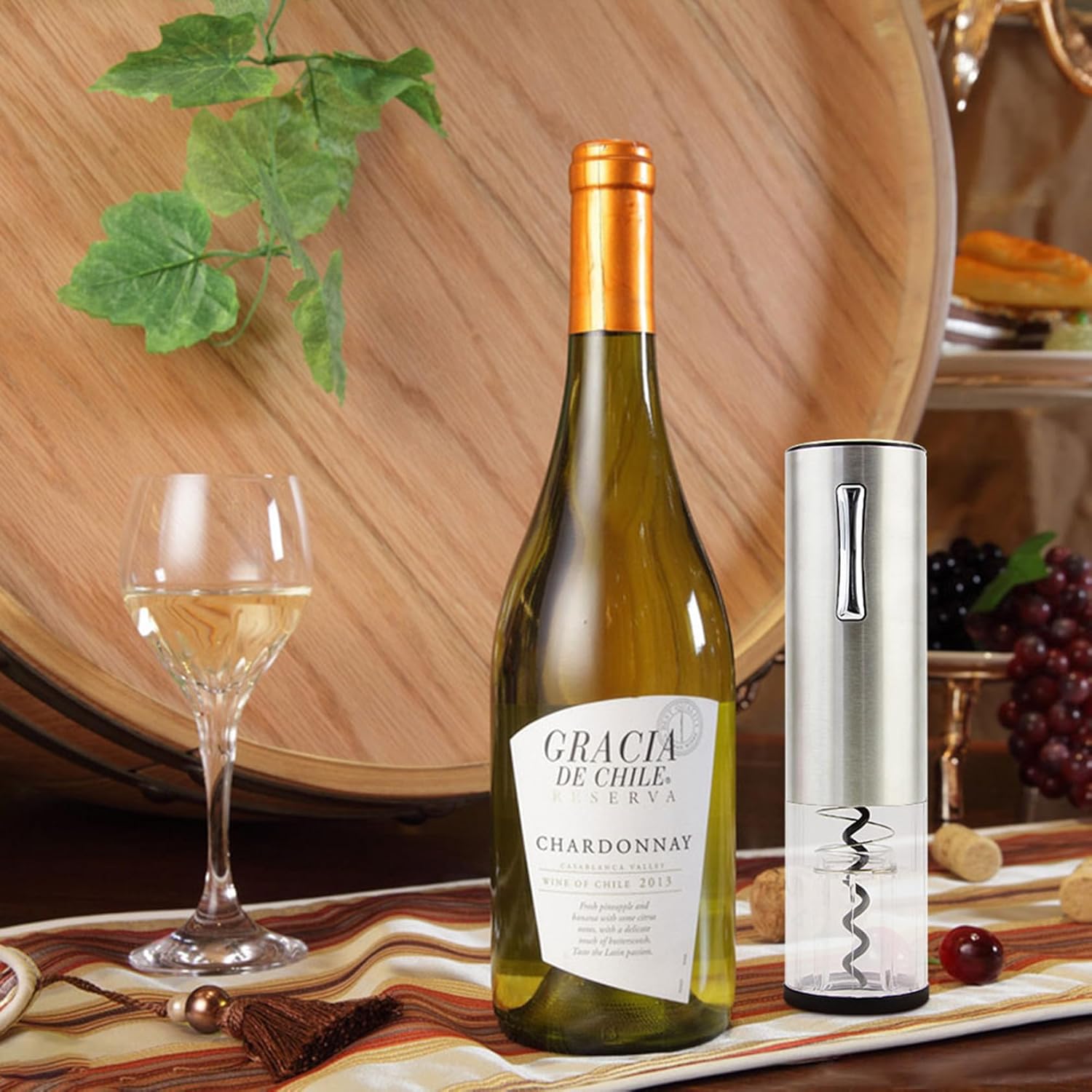 Electric Wine Opener, Rechargeable Operated Automatic Wine Bottle Opener Portable Electric Corkscrew Wine Opener Wine Accessories for Wine Lovers Family Gatherings Holiday Parties(Silver)