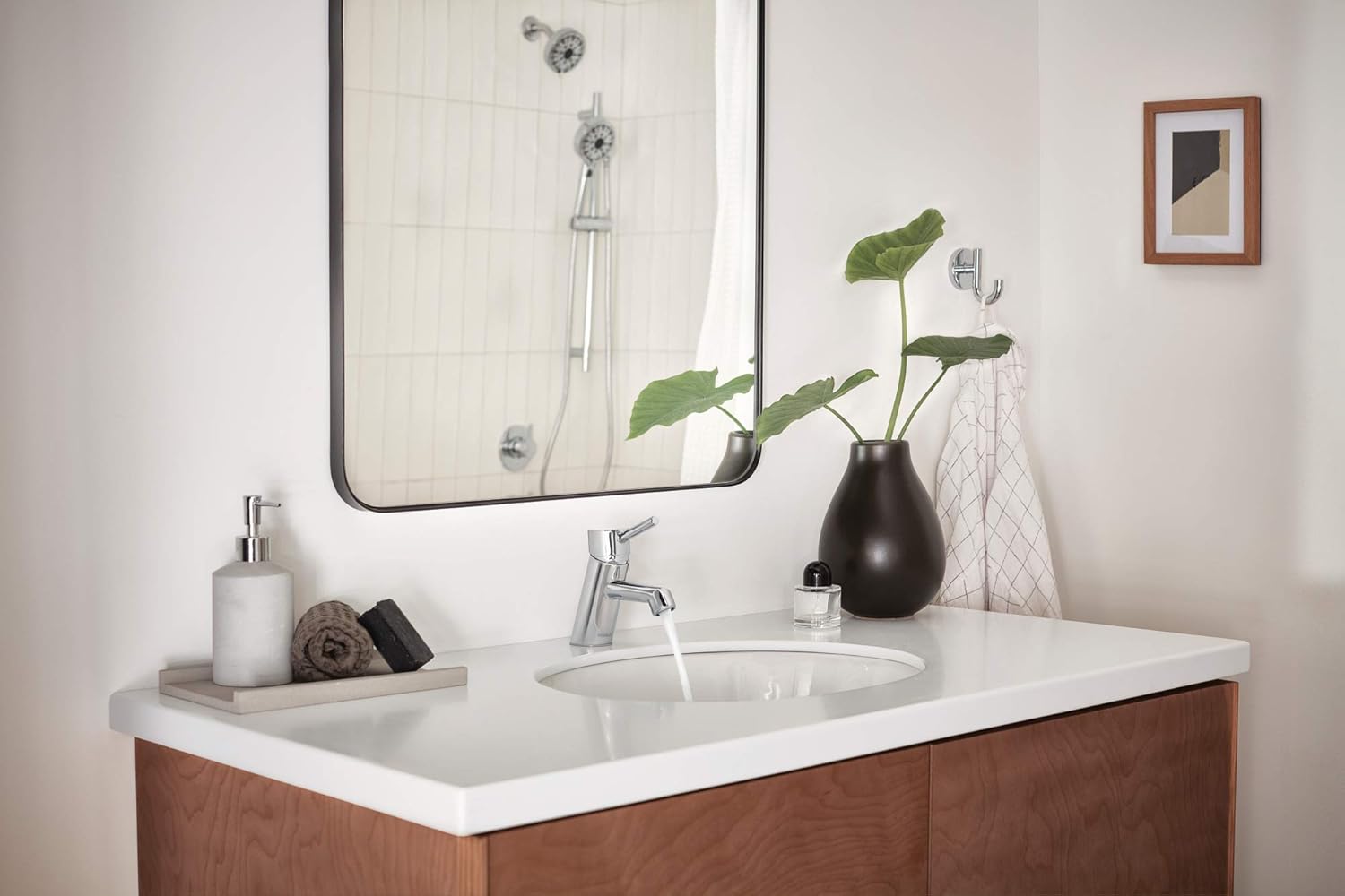 Peerless P1547LF-M-0.5 Precept Single Hole, 0.5 GPM Water Flow, Chrome