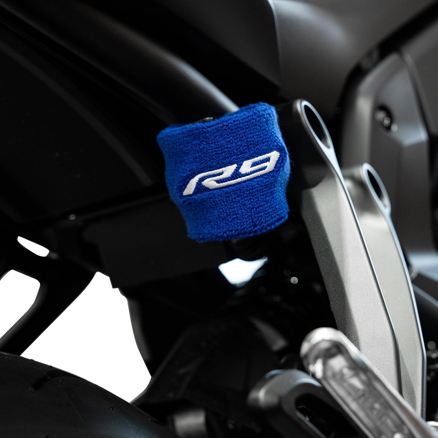 Compatible with R7 R9 YZFR7 YZFR7 YZF-R7 YZF-R9 2021-2024 2025 2026 Motorcycle Front Rear Brake Fluid Reservoir Cap Cylinder Guard Protector Cover Sock (Blue, R9)