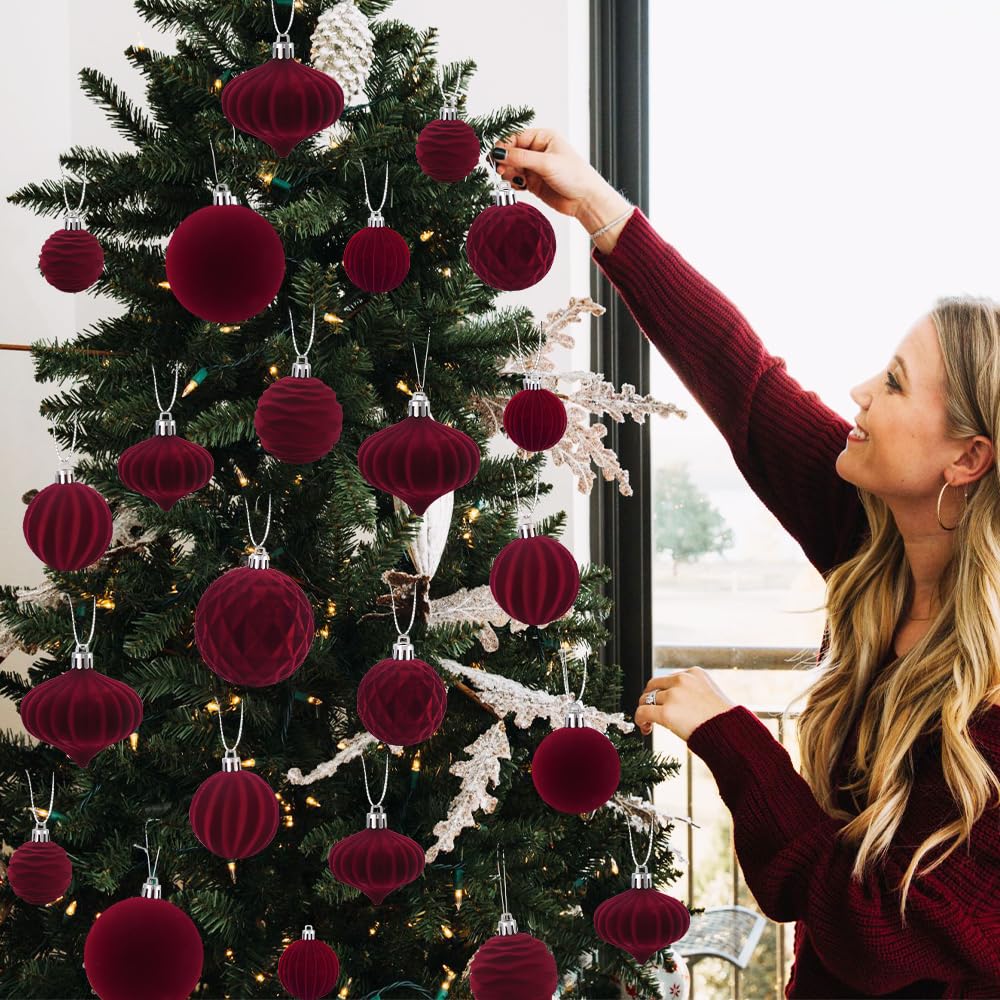 XIMISHOP Lot de 28 boules de Noël en velours, boules rouges floquées incassables pour décoration de Noël, boules suspendues pour décoration de sapin de Noël et de maison pour les fêtes