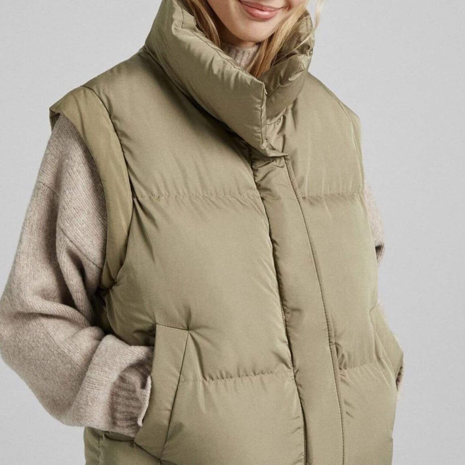 Flygo Women Puffer Vest Winter Warm Lightweight Sleeveless Down Quilted Padded Vest