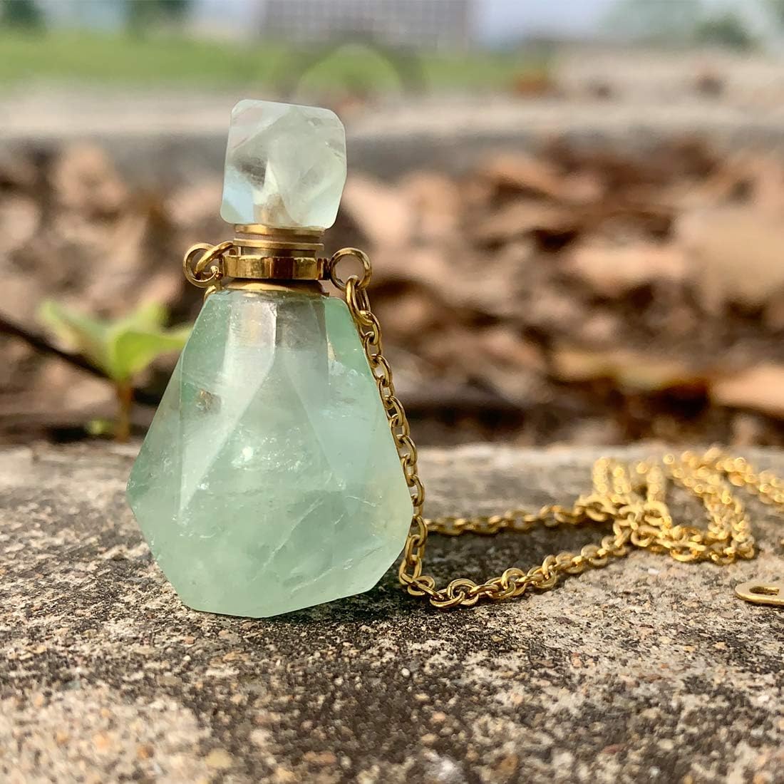 YGLINE Fluorit Stone,Crystal Vial Essential Oil Necklace,Perfume Necklace,Gemstone Bottle Jewelry
