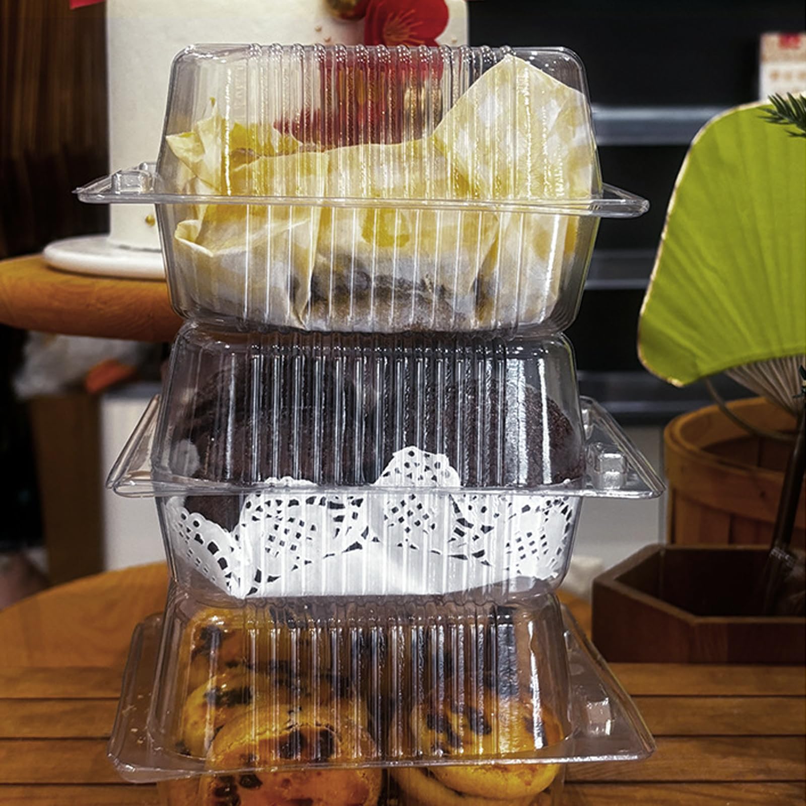 Hniuyun Confezione da 200 scatole quadrate in plastica trasparente con coperchio, impilabili, per cheesecake, panini, dolcetti da forno