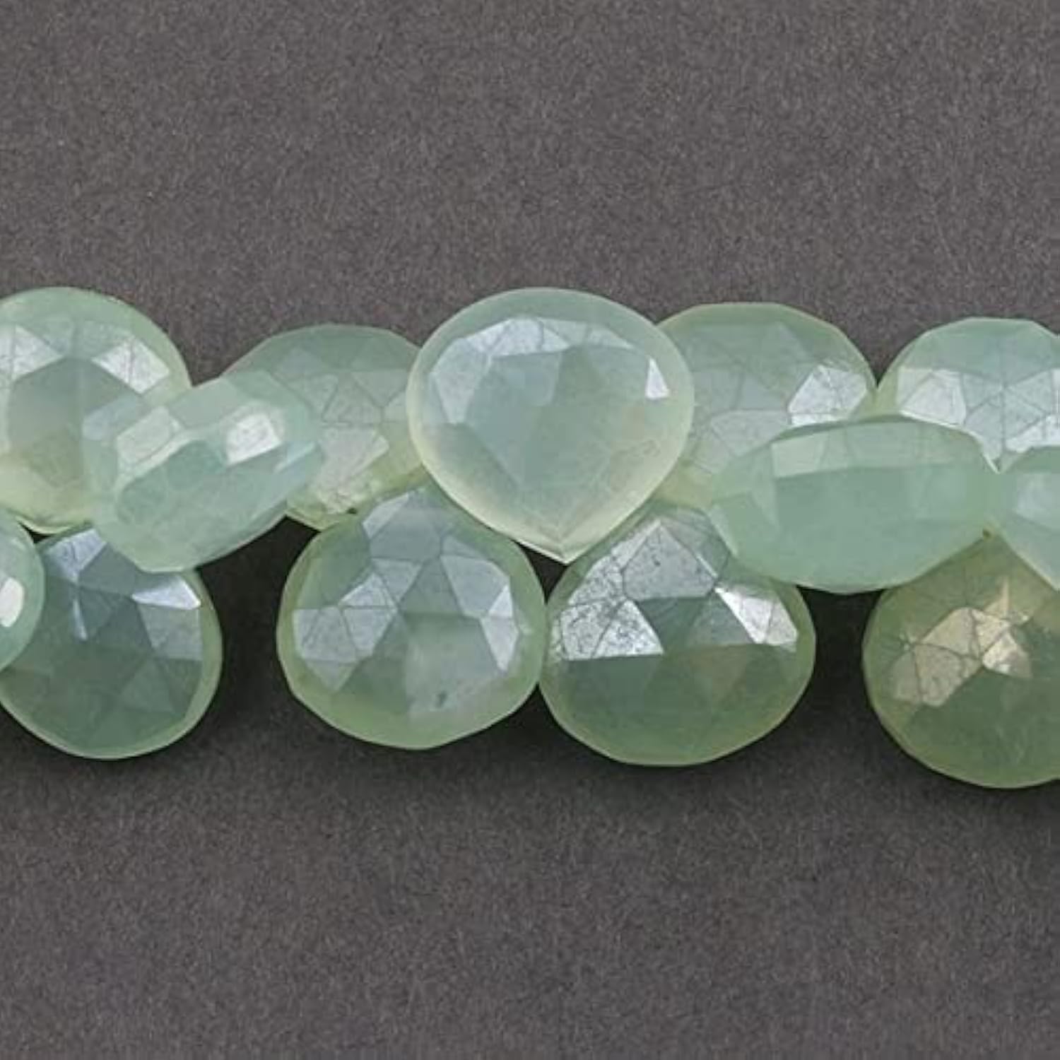 Calcédoine aqua perles de cœur pour sublimer vos bijoux bohèmes lors des soirées d'été