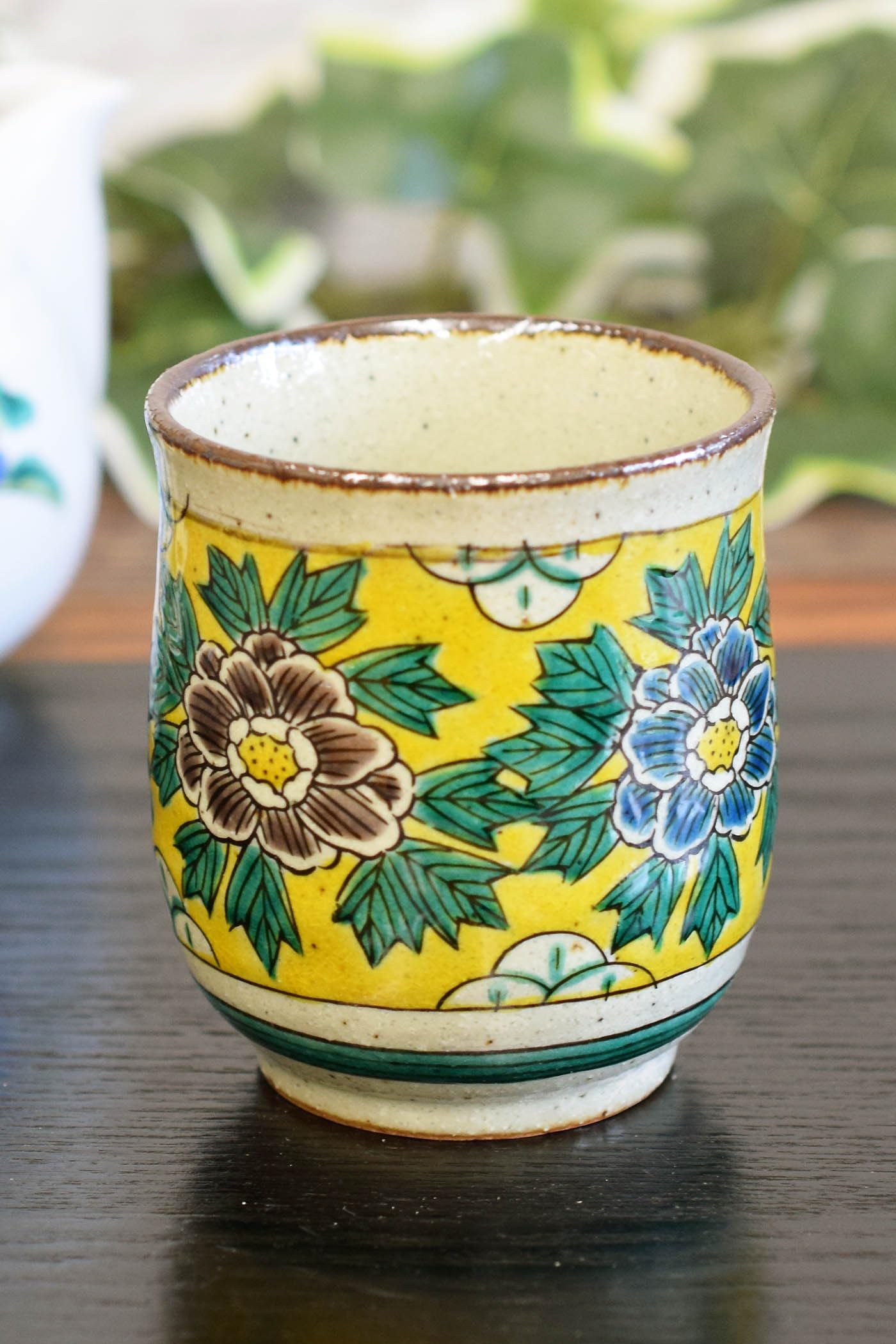 Kutani Ware Yunomi Tea Cup Yoshidaya Peony Earthenware 3in Japan